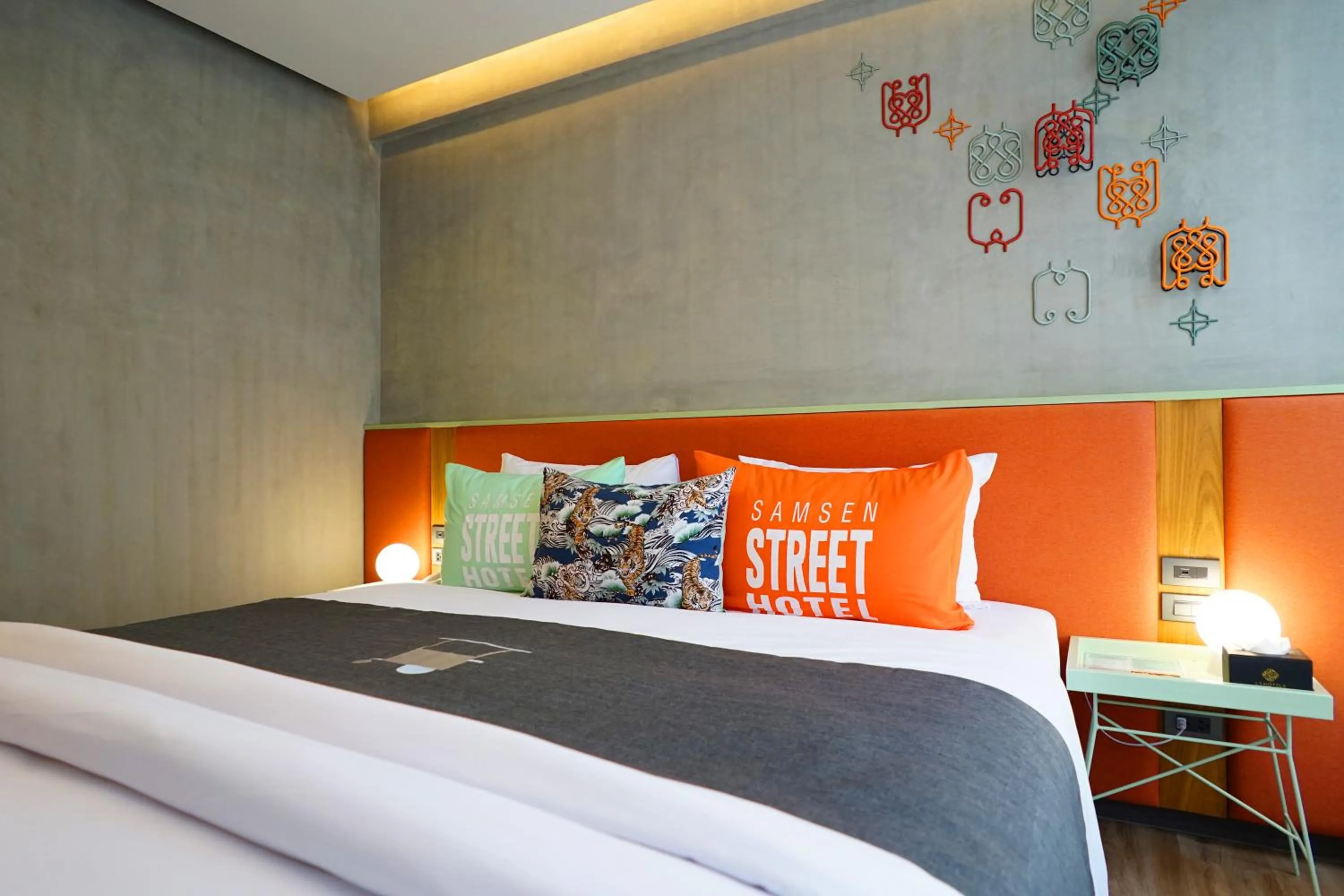 Bed in Samsen Street Hotel
