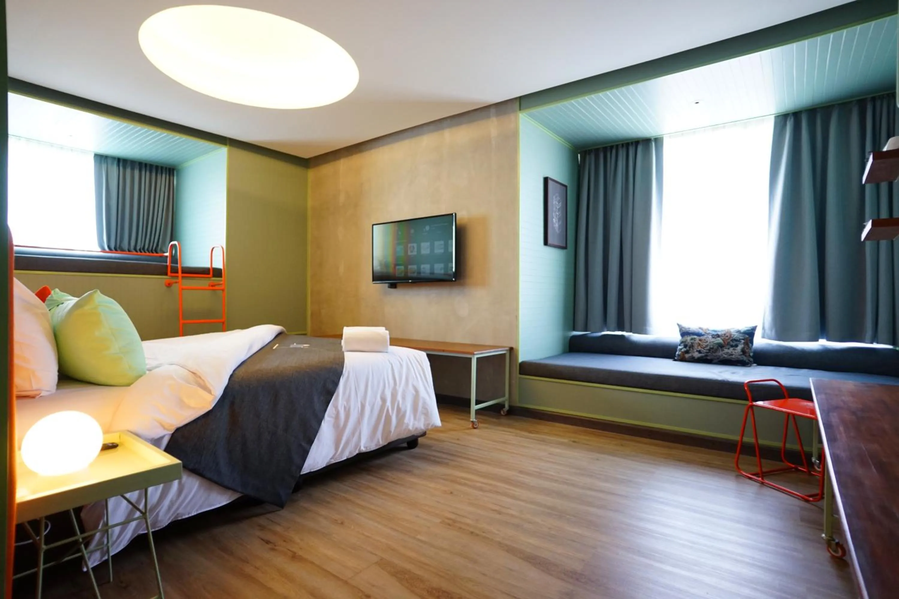 Bed in Samsen Street Hotel