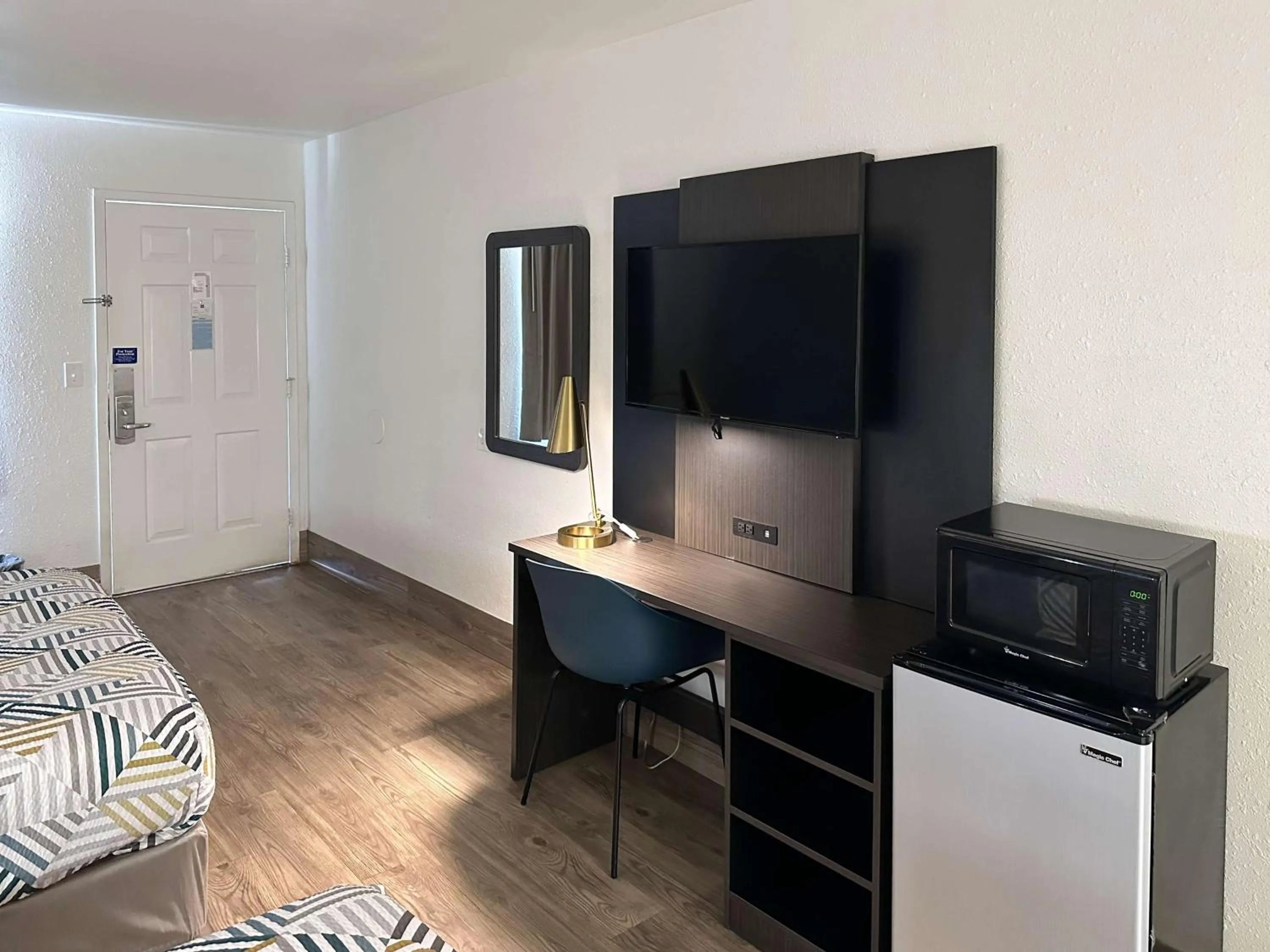 Bedroom in Motel 6-Pooler, GA - Savannah Airport