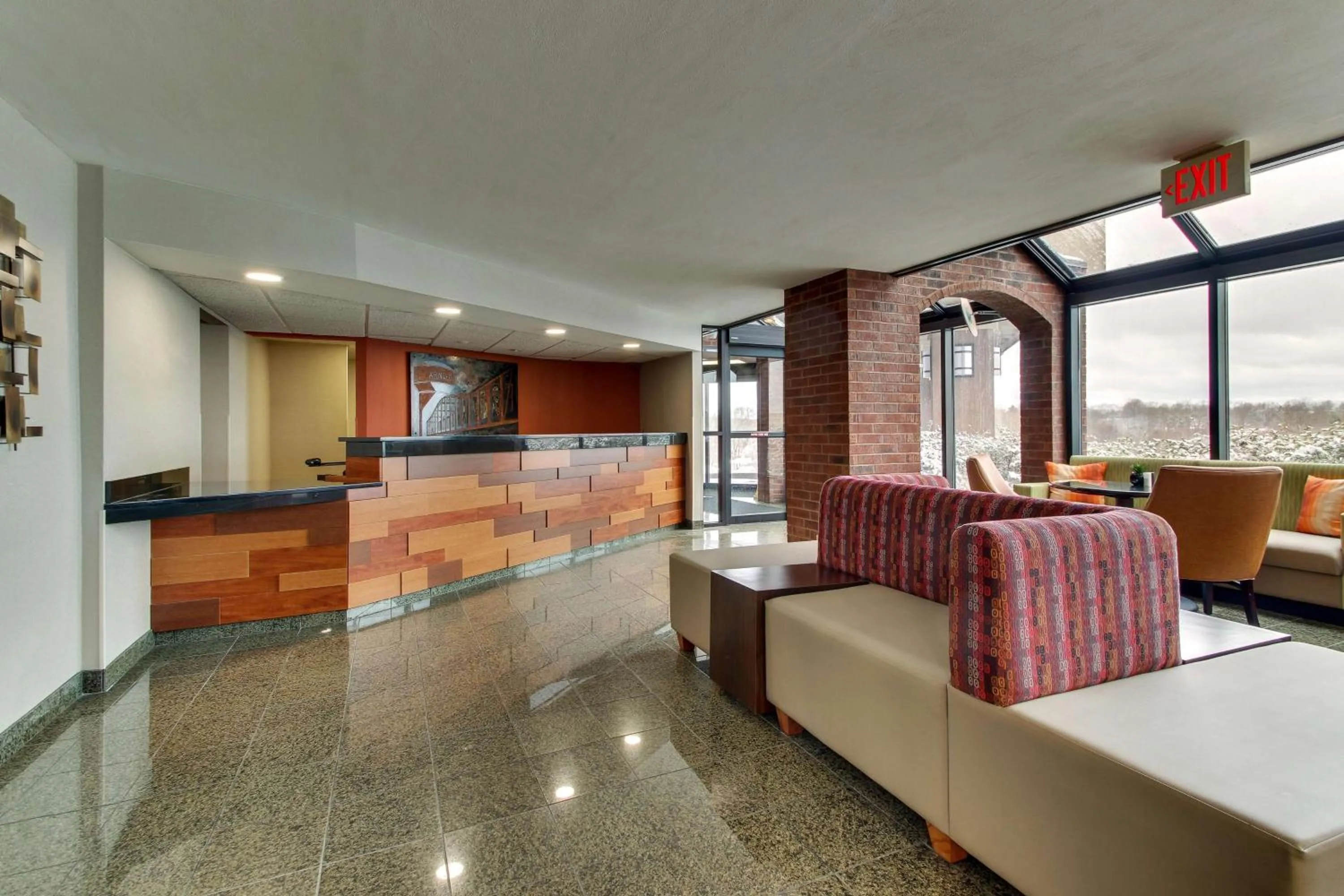 Lobby or reception in Pear Tree Inn St. Louis - Arnold