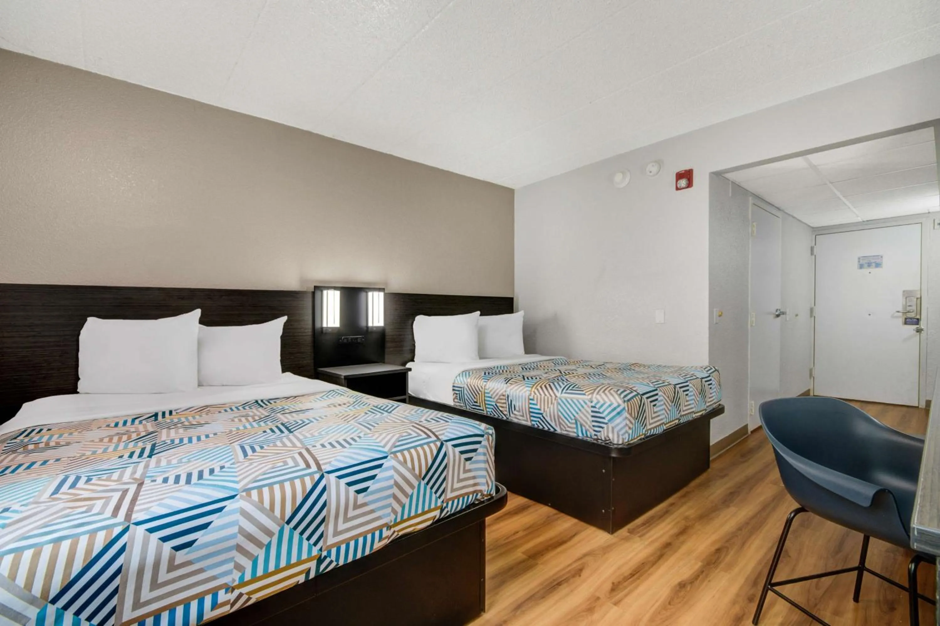 Bedroom, Bed in Motel 6-York, PA - North