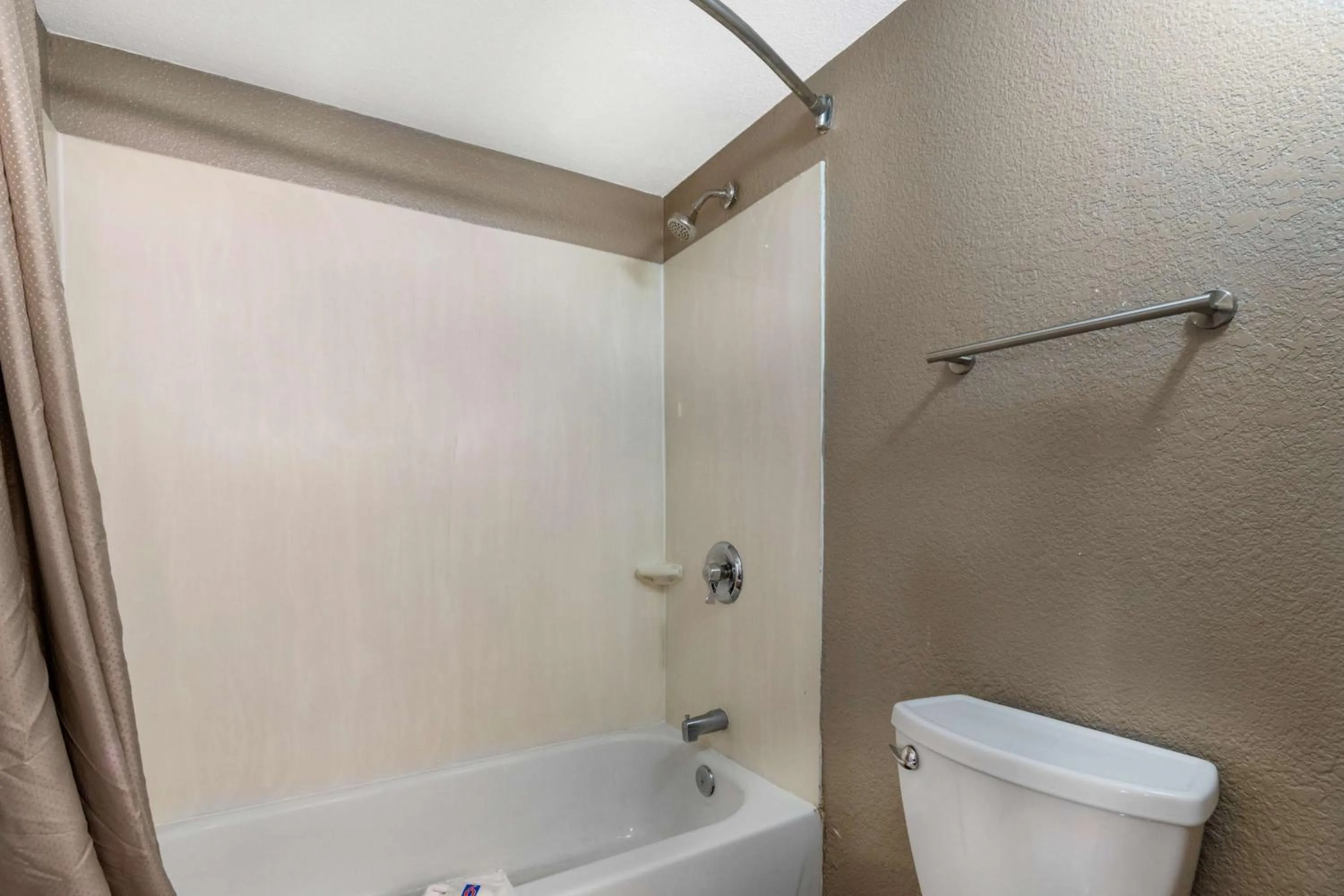 Bathroom in Motel 6-York, PA - North