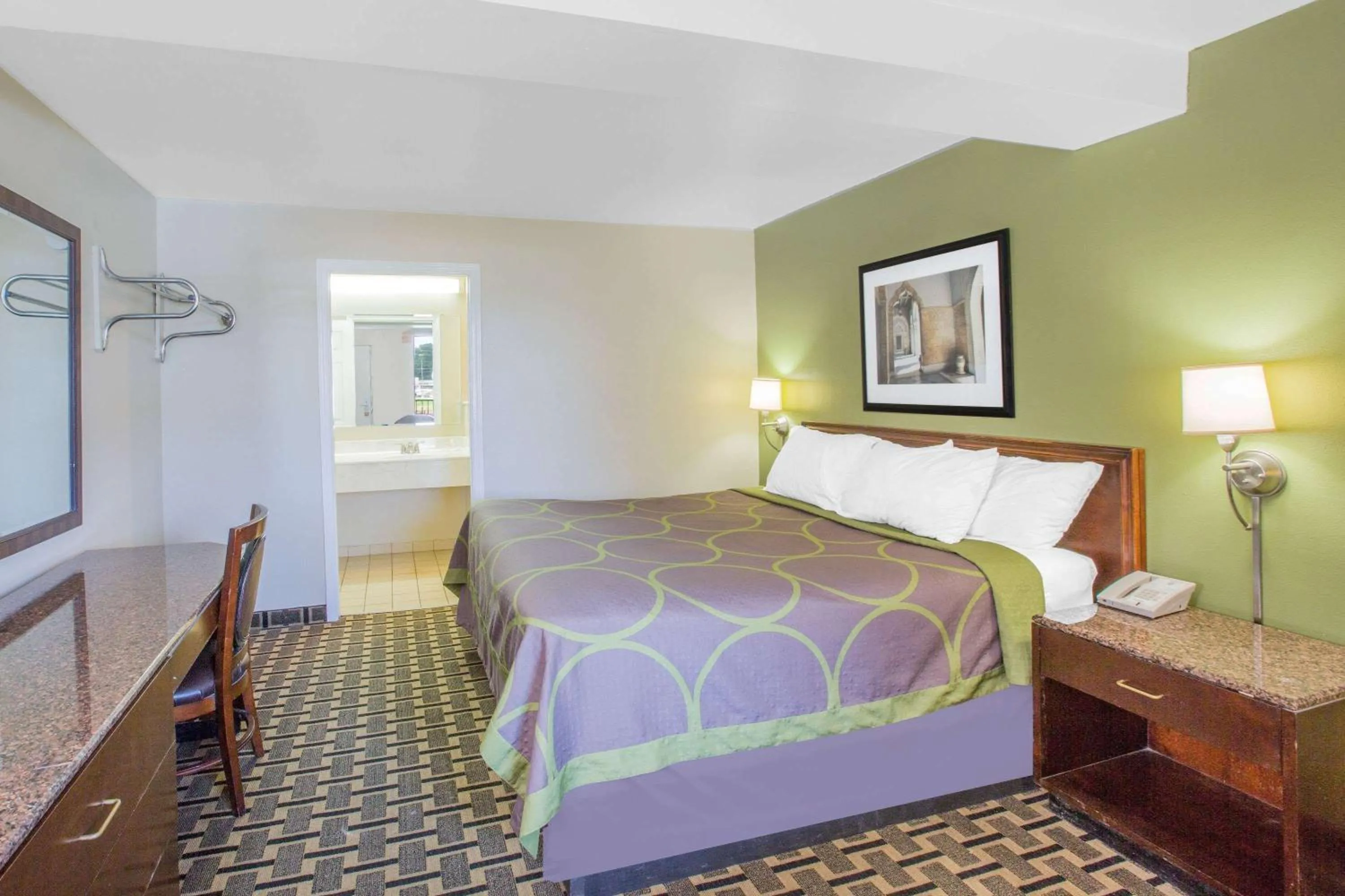 Photo of the whole room, Bed in Super 8 by Wyndham Jasper