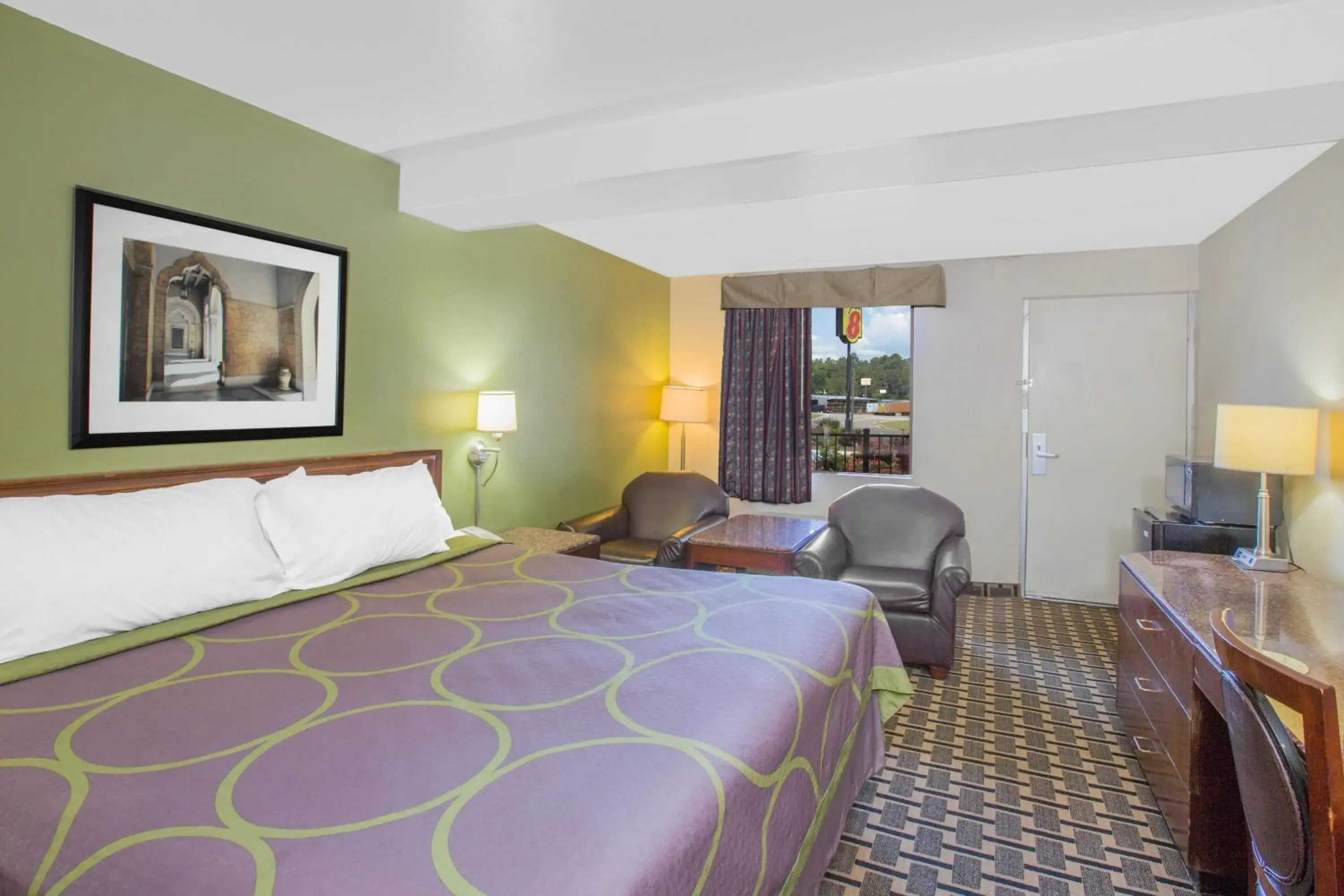 Deluxe King Room - Smoking in Super 8 by Wyndham Jasper Deluxe King Room - Smoking in Super 8 by Wyndham Jasper