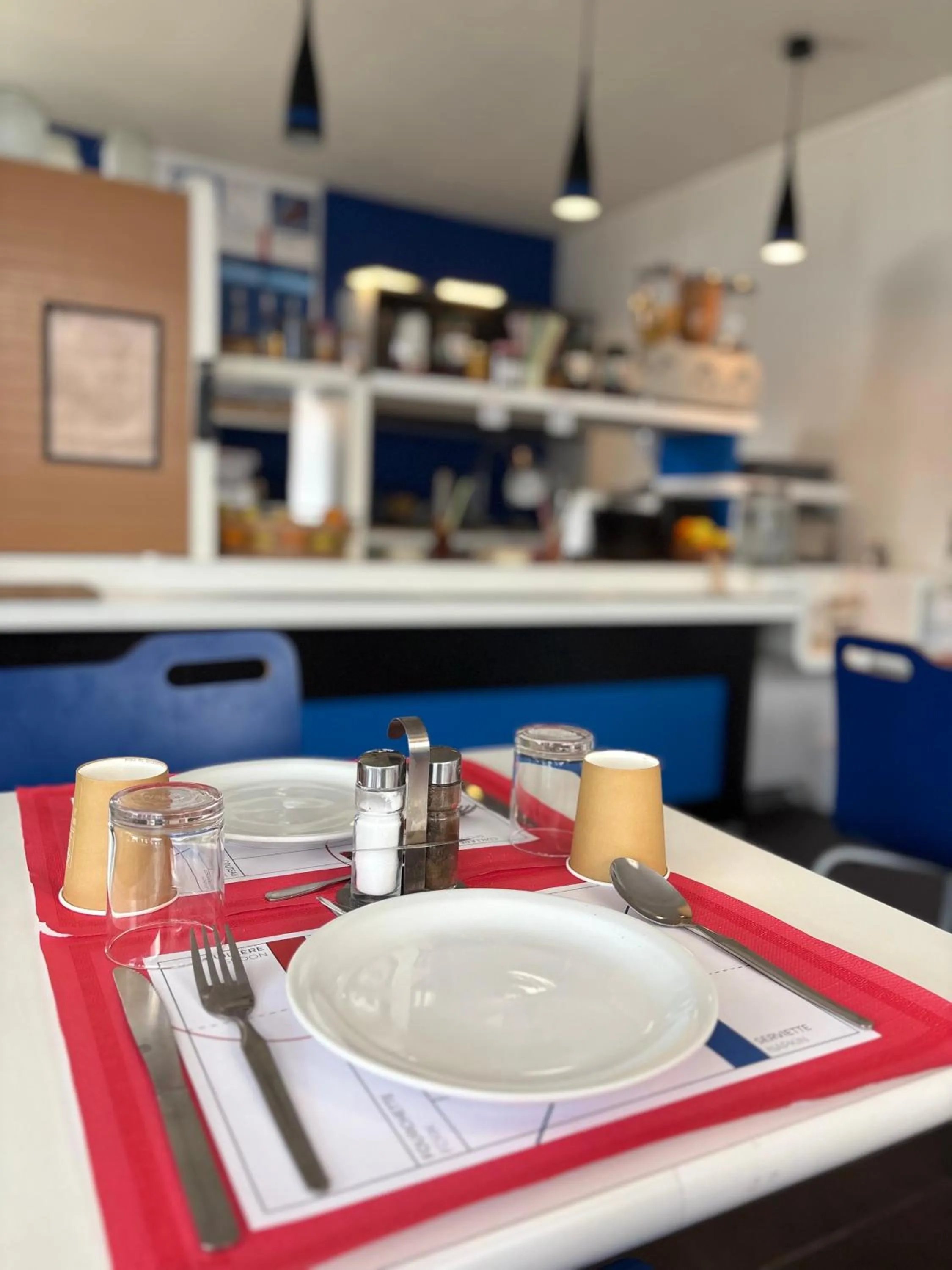 Dining area in ibis budget Belfort Centre