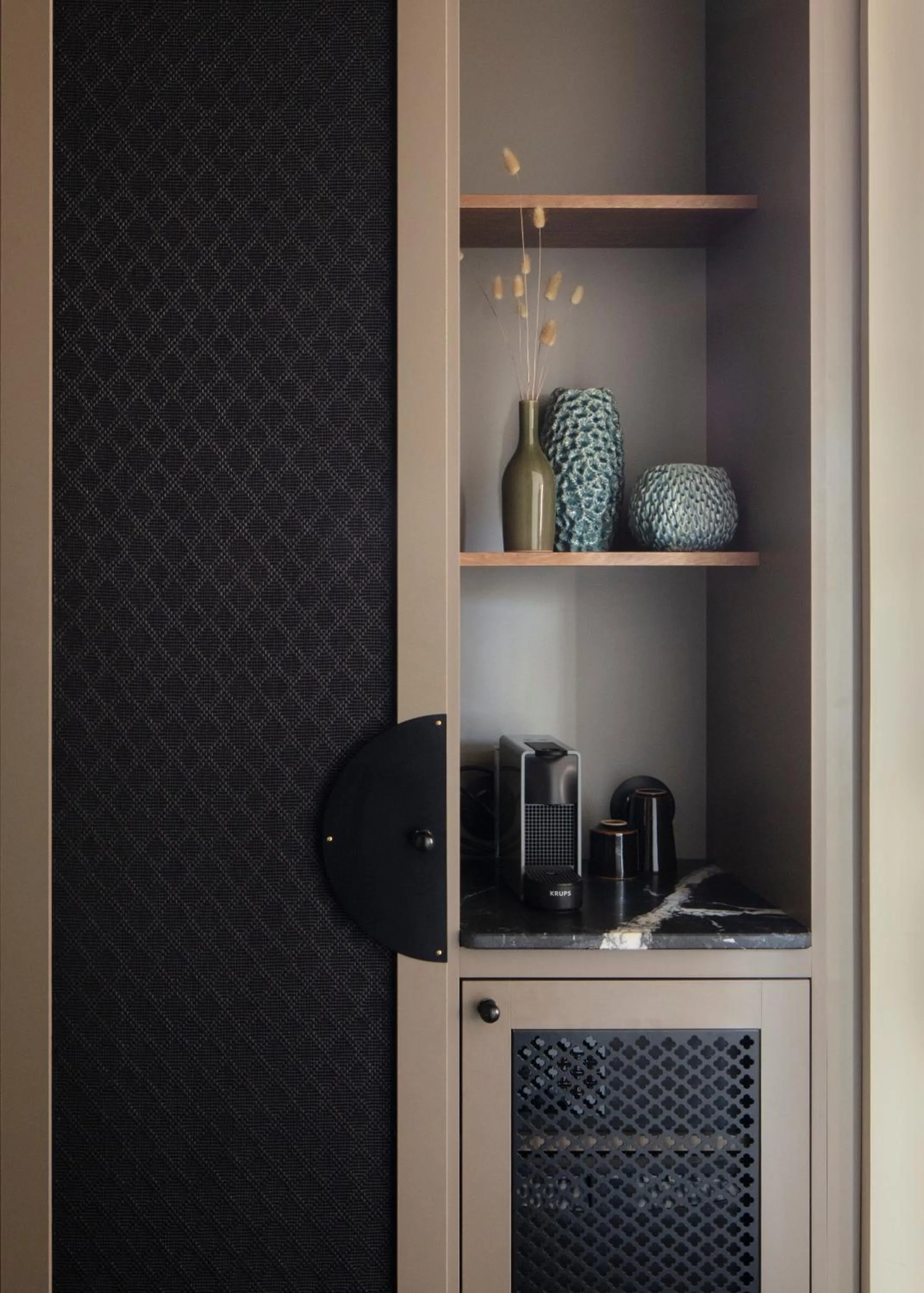 Coffee/tea facilities in Hôtel de l'Abbaye Lyon - Boutique Hôtel