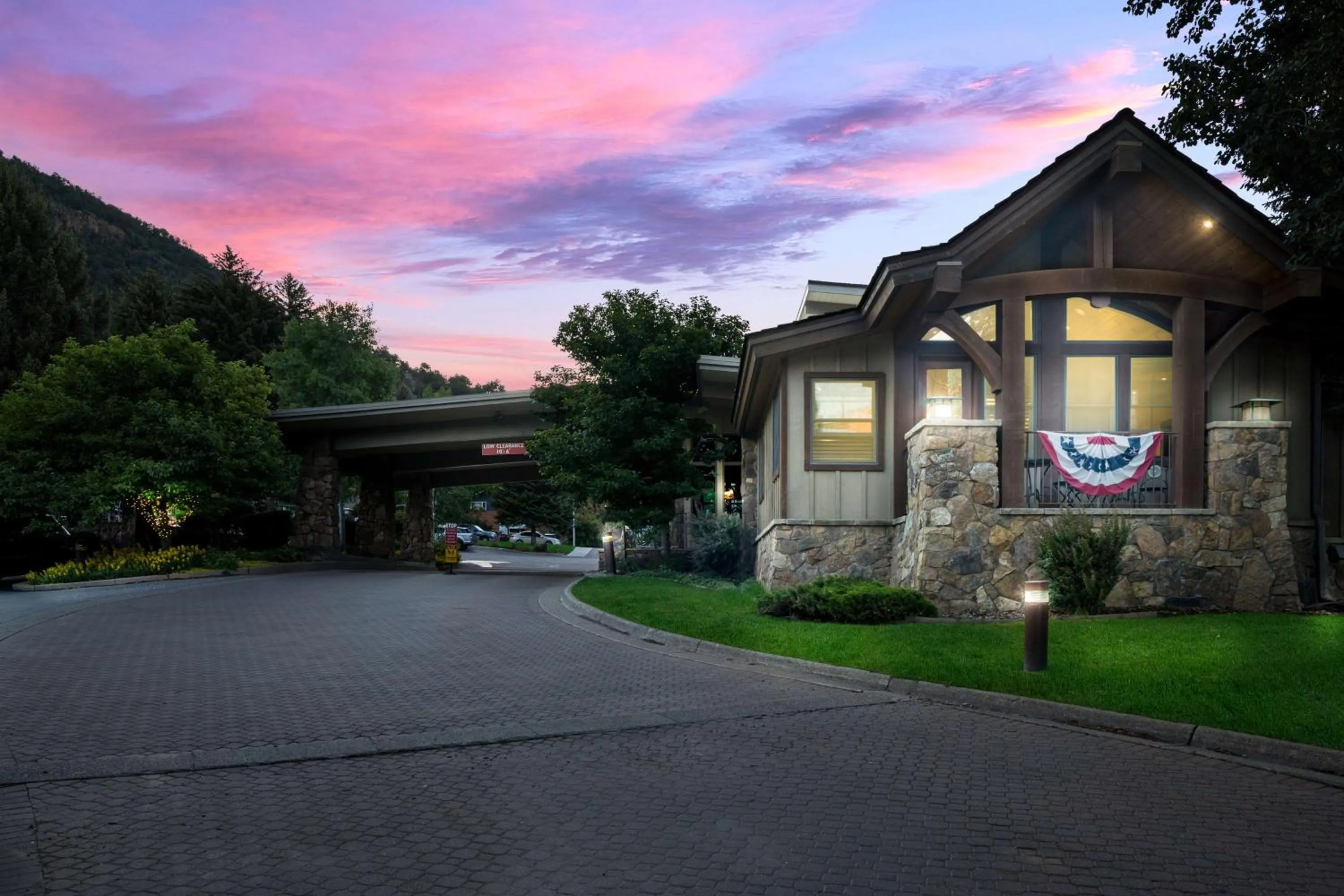 Property building in Best Western Antlers at Glenwood Springs