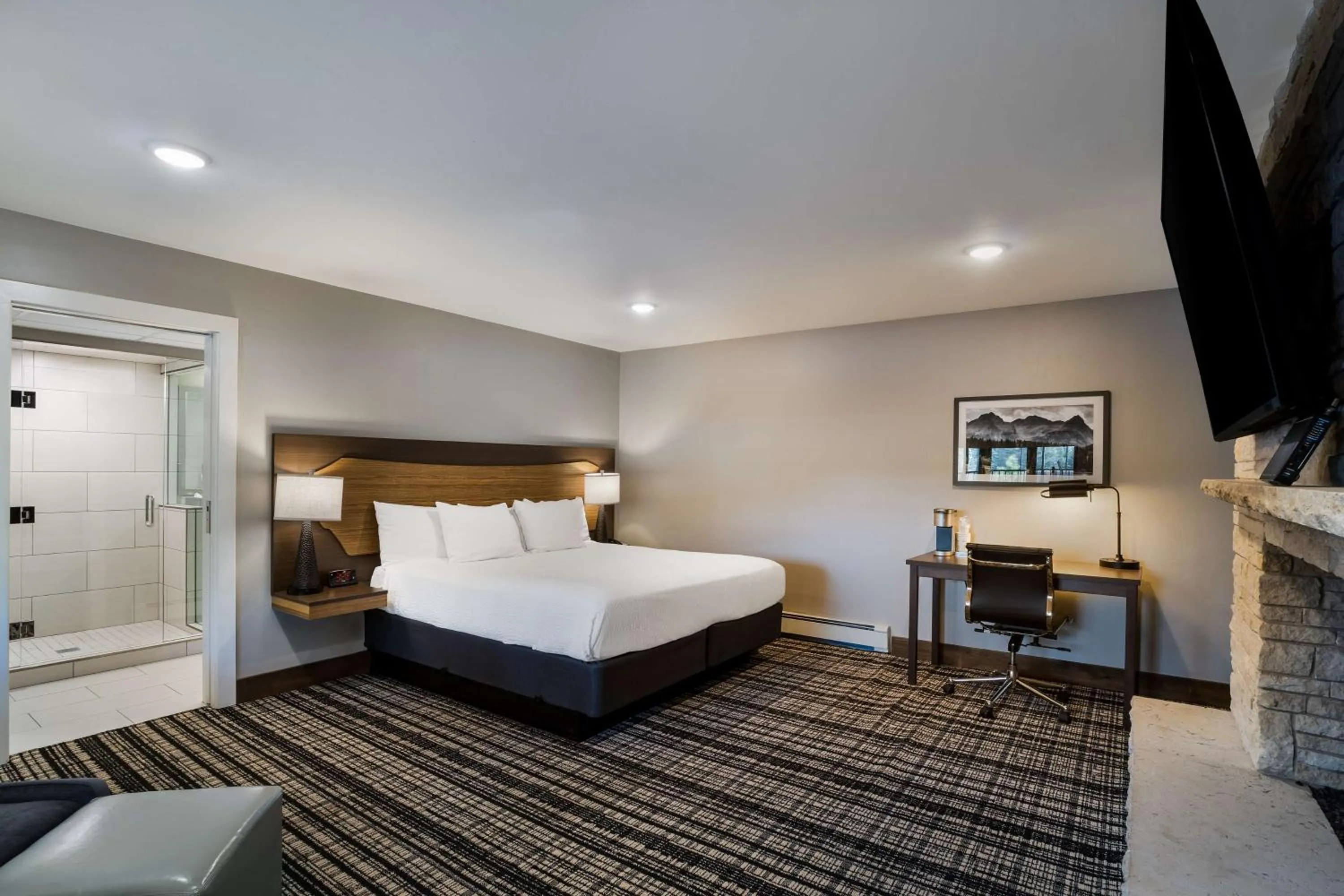 Photo of the whole room, Bed in Best Western Antlers at Glenwood Springs