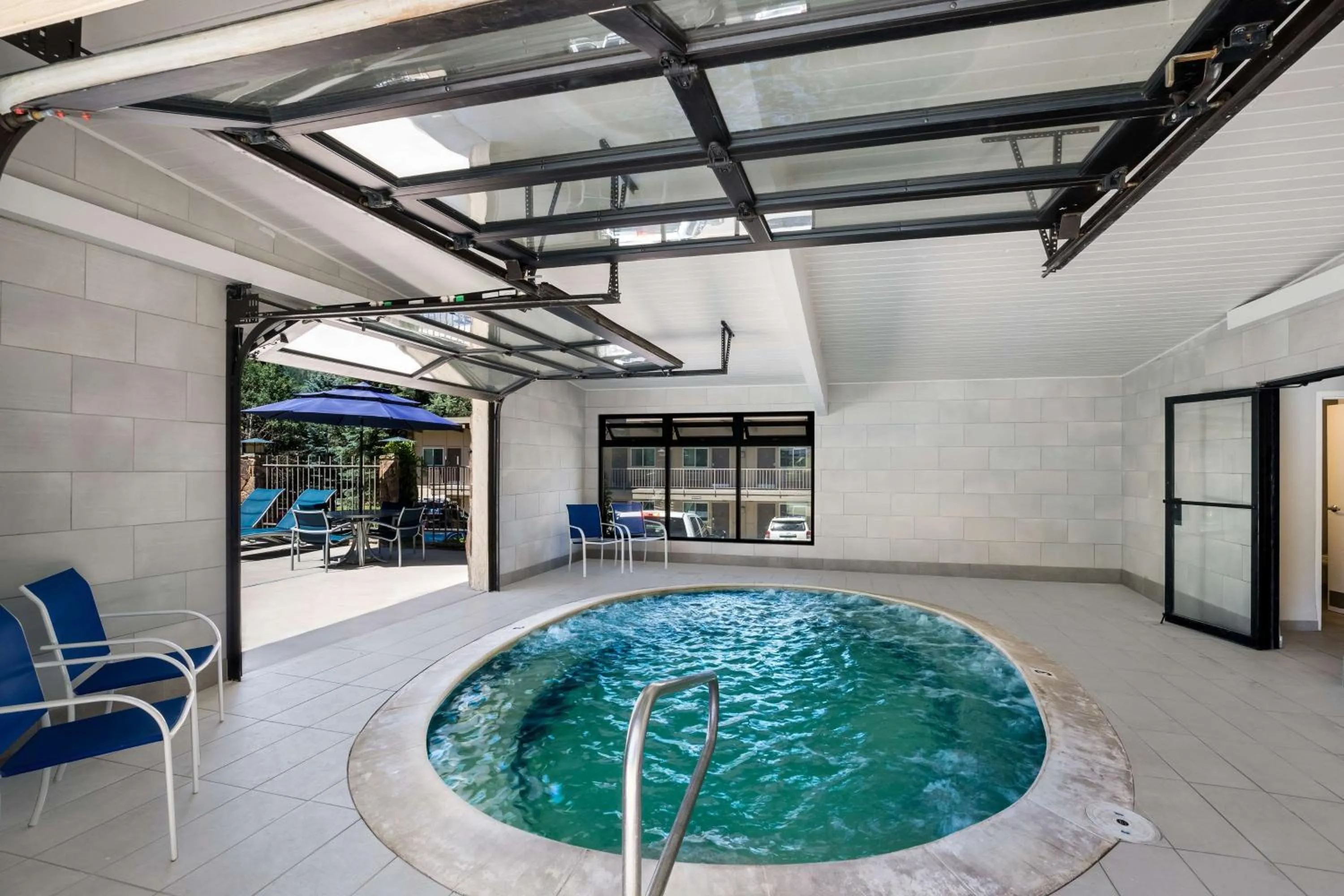 Pool view in Best Western Antlers at Glenwood Springs