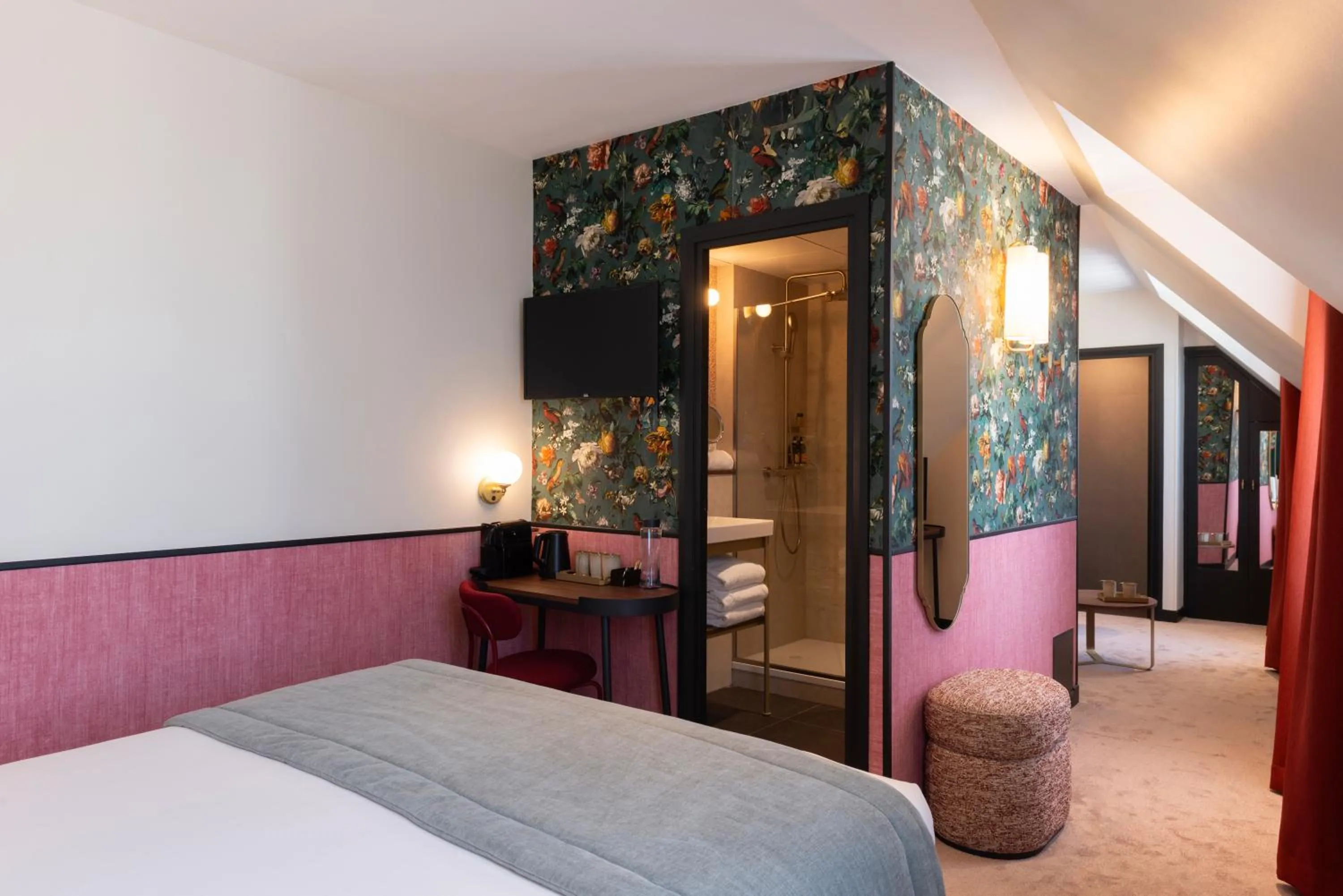 Bedroom, Bed in Hôtel Brittany