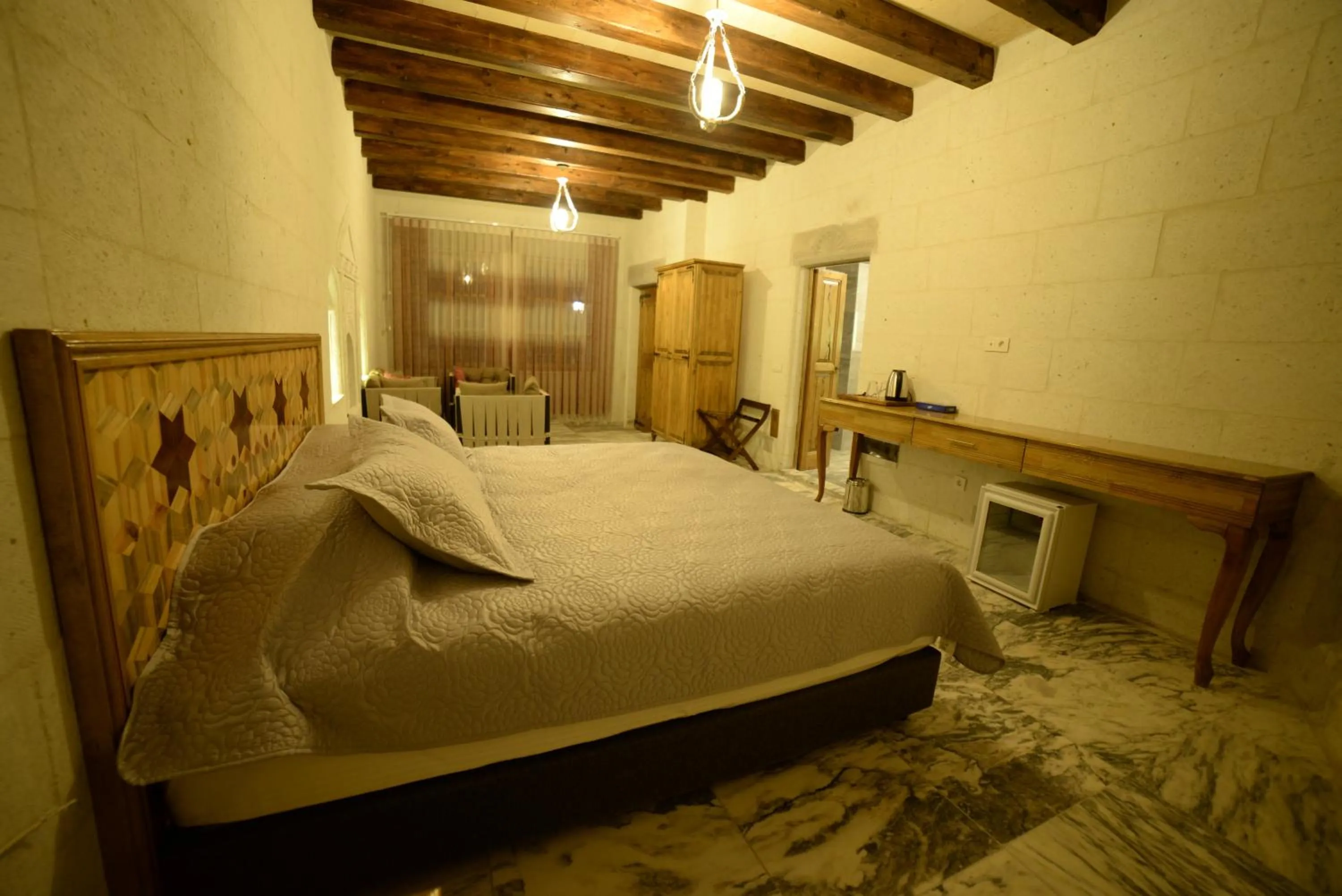 Bed in Crassus Cave Hotel