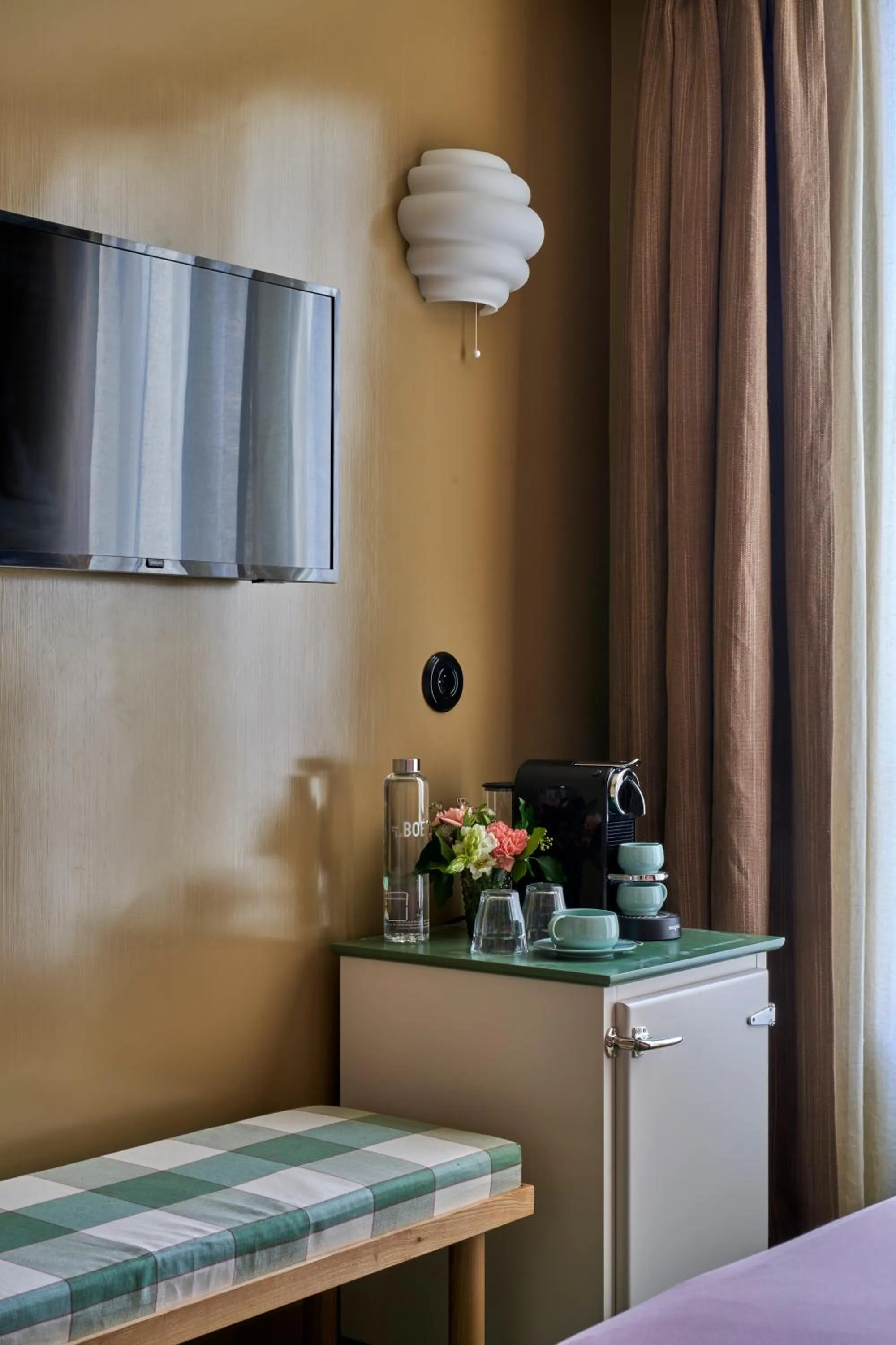 Coffee/tea facilities in Hôtel de La Boétie