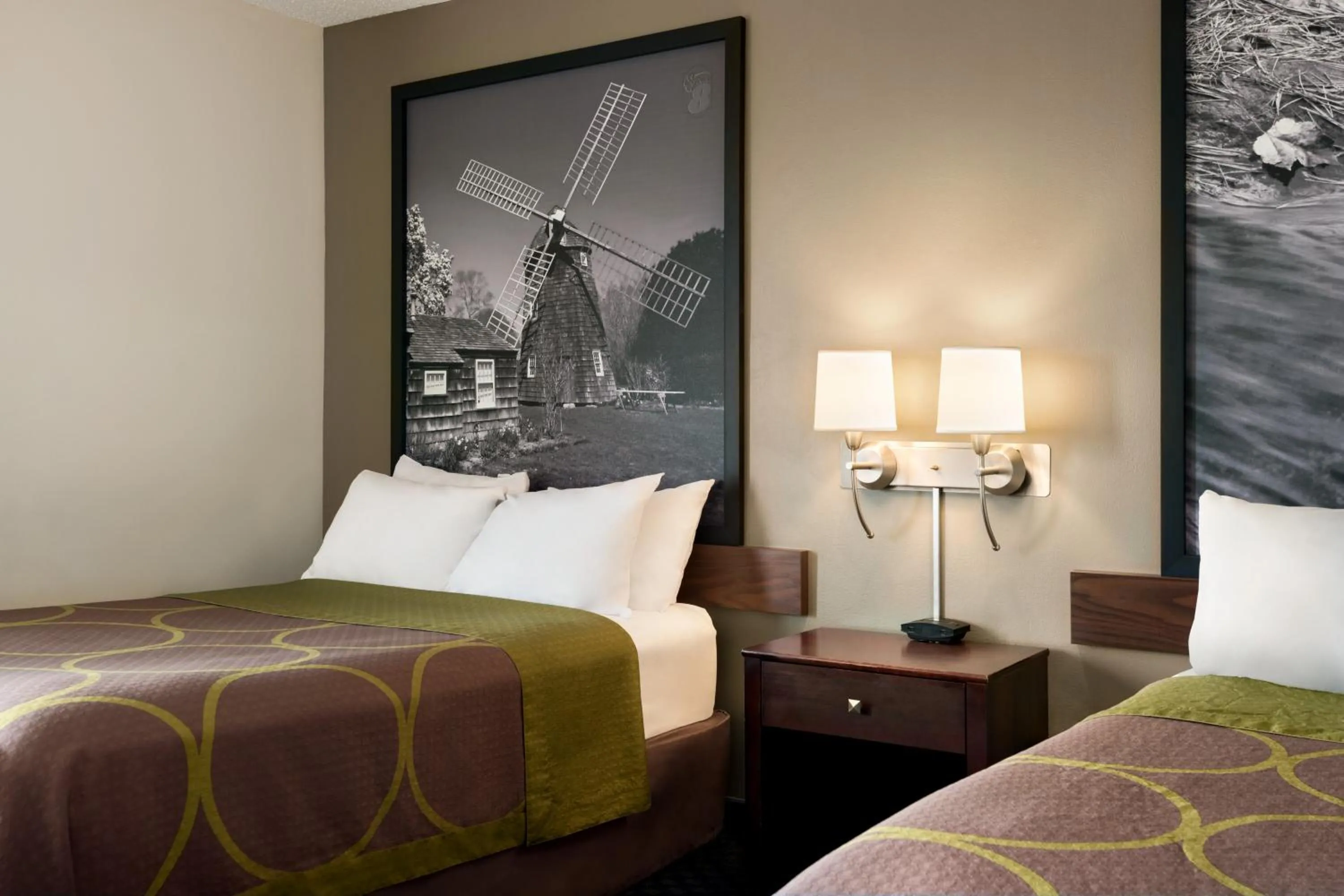 Bedroom, Bed in Super 8 by Wyndham Liverpool/Syracuse North Airport