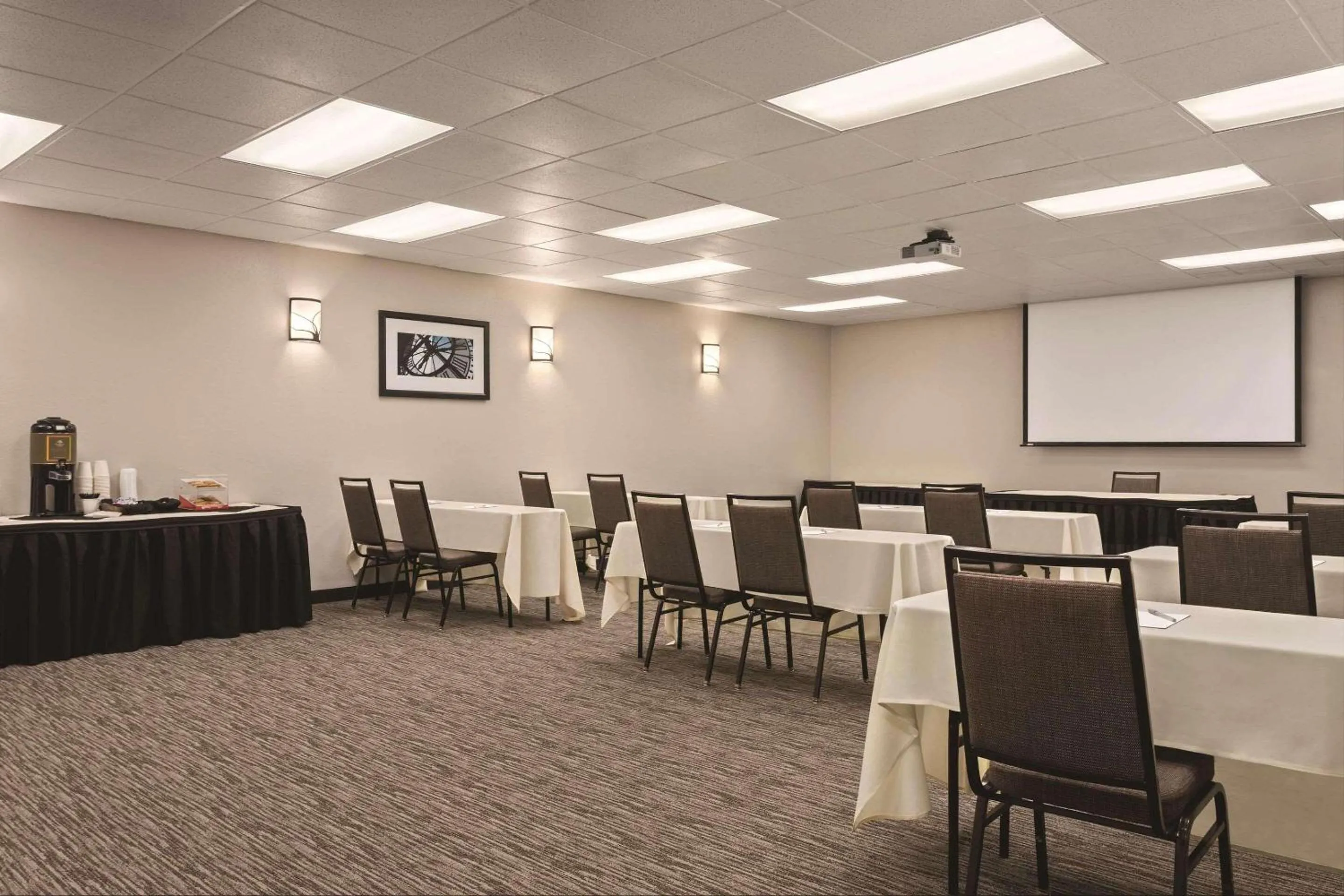 Meeting/conference room in Country Inn & Suites by Radisson, Woodbury, MN
