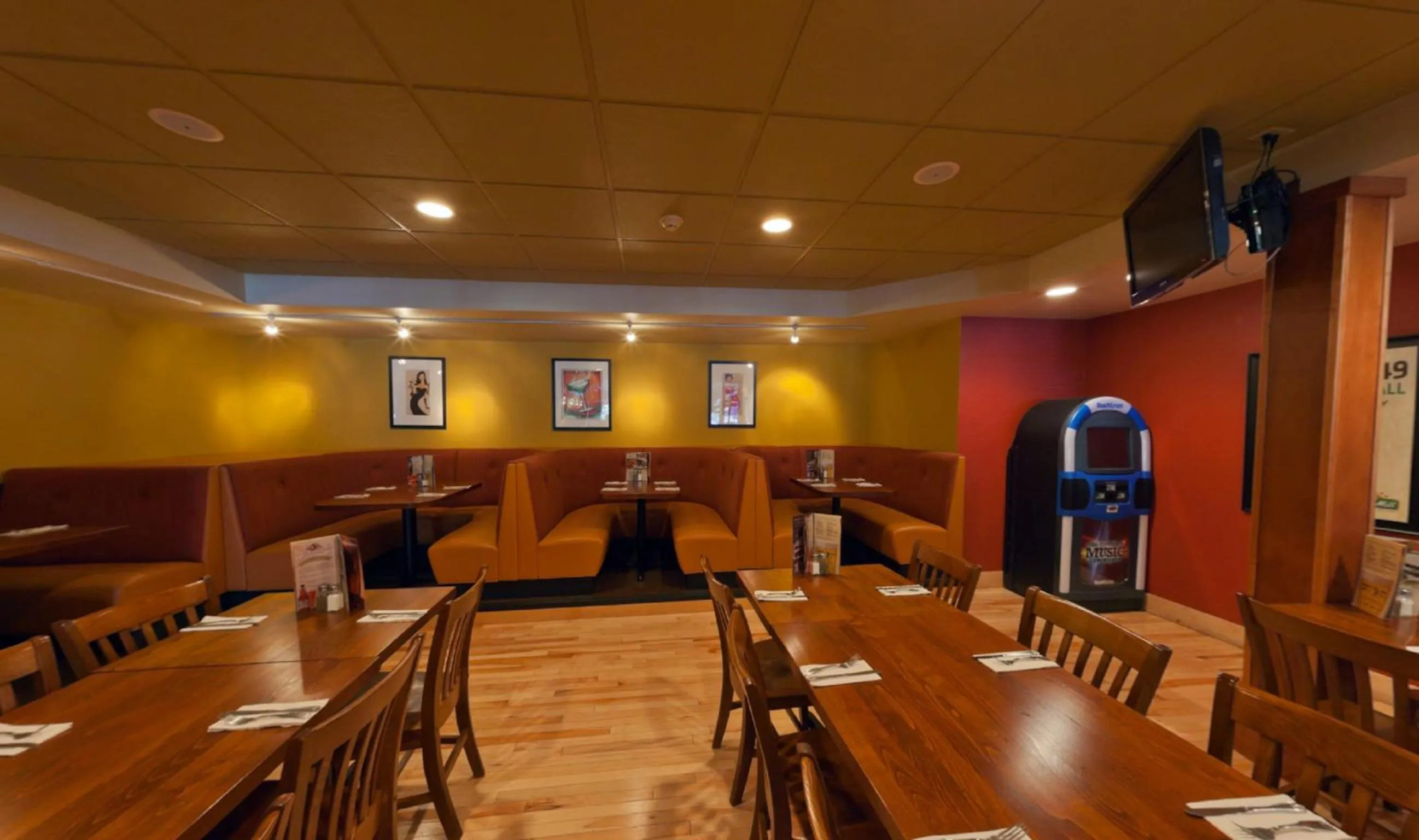 Restaurant/places to eat in Country Inn & Suites by Radisson, Woodbury, MN