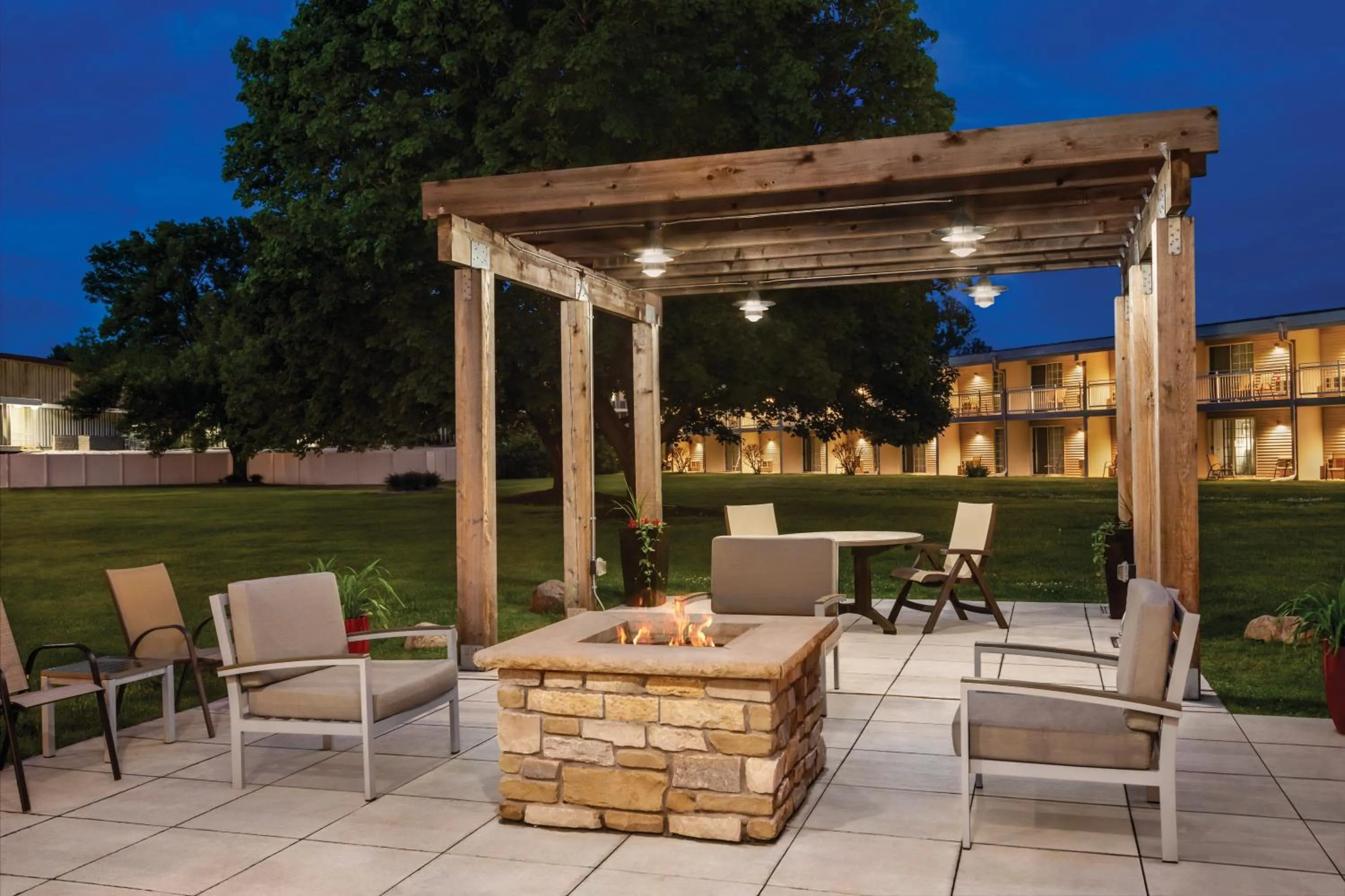 Country Inn & Suites by Radisson, Woodbury, MN