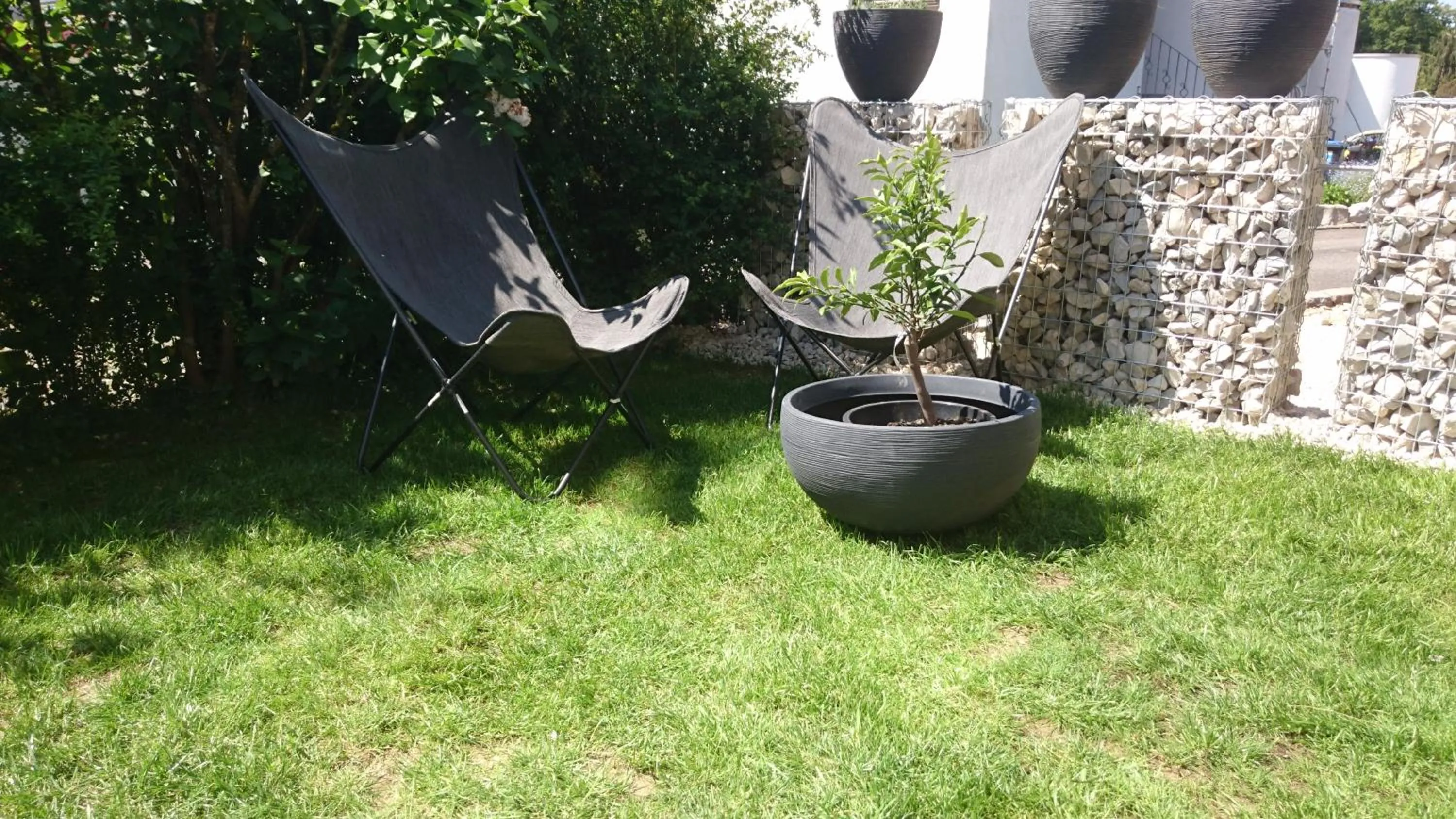 Property building in K82 BNB & Hotel