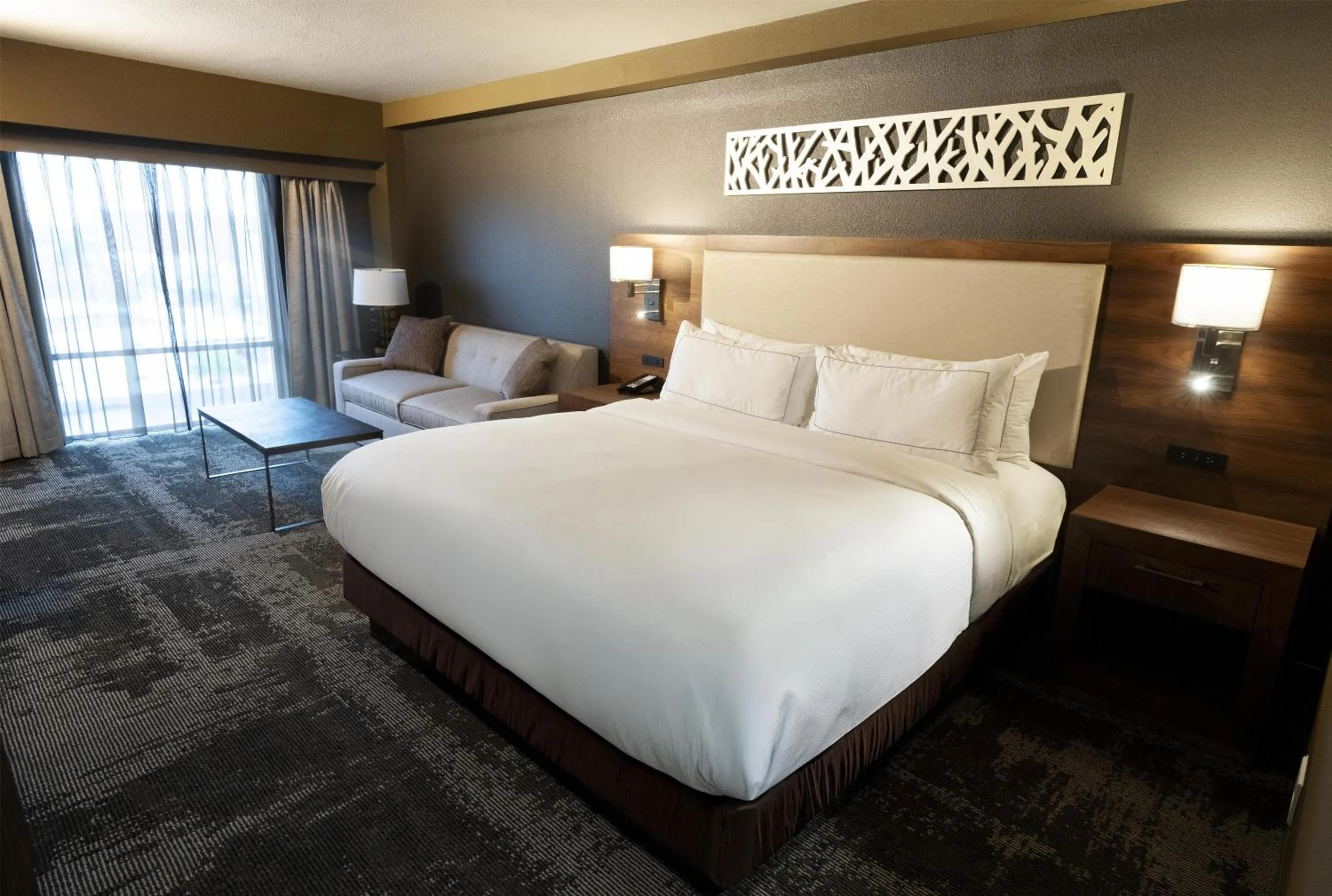 Bed in The Broadway Columbia - a DoubleTree by Hilton Hotel