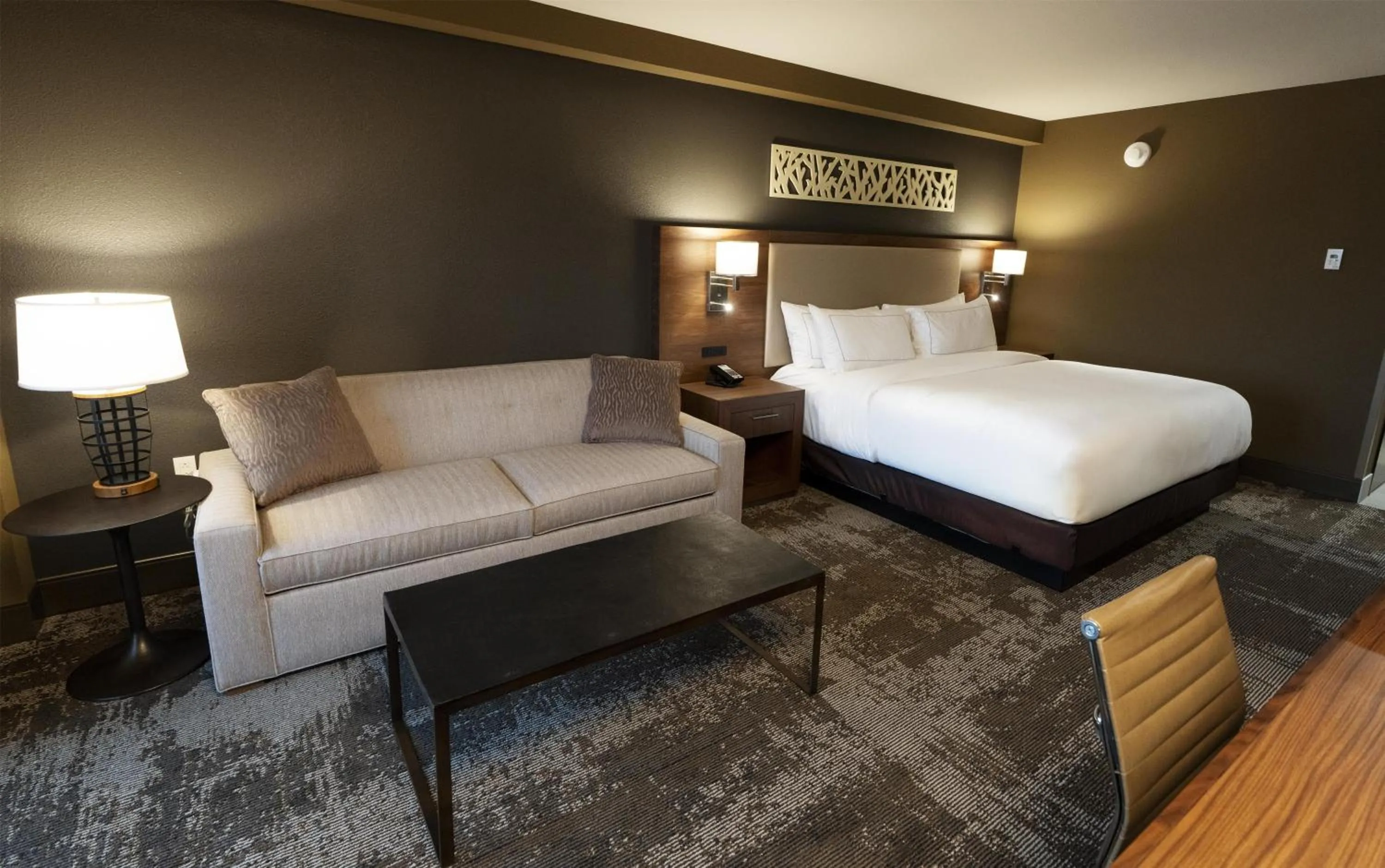 Bed in The Broadway Columbia - a DoubleTree by Hilton Hotel