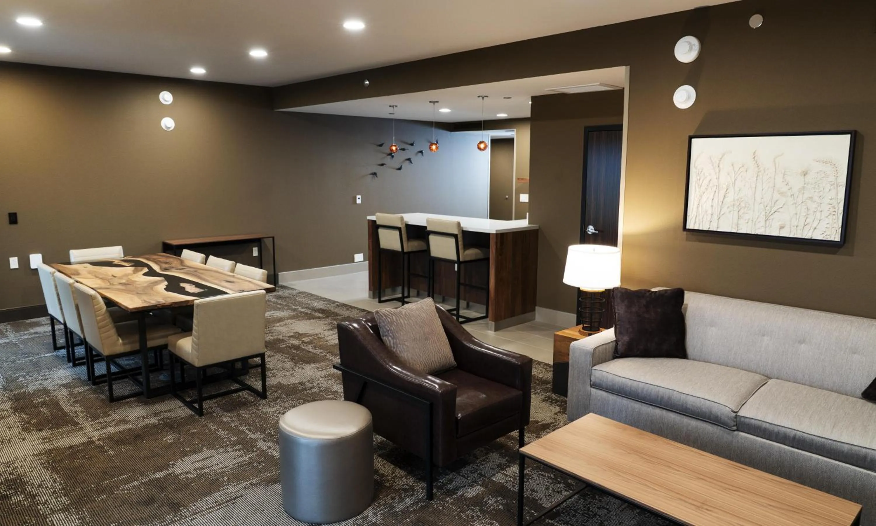 Living room in The Broadway Columbia - a DoubleTree by Hilton Hotel