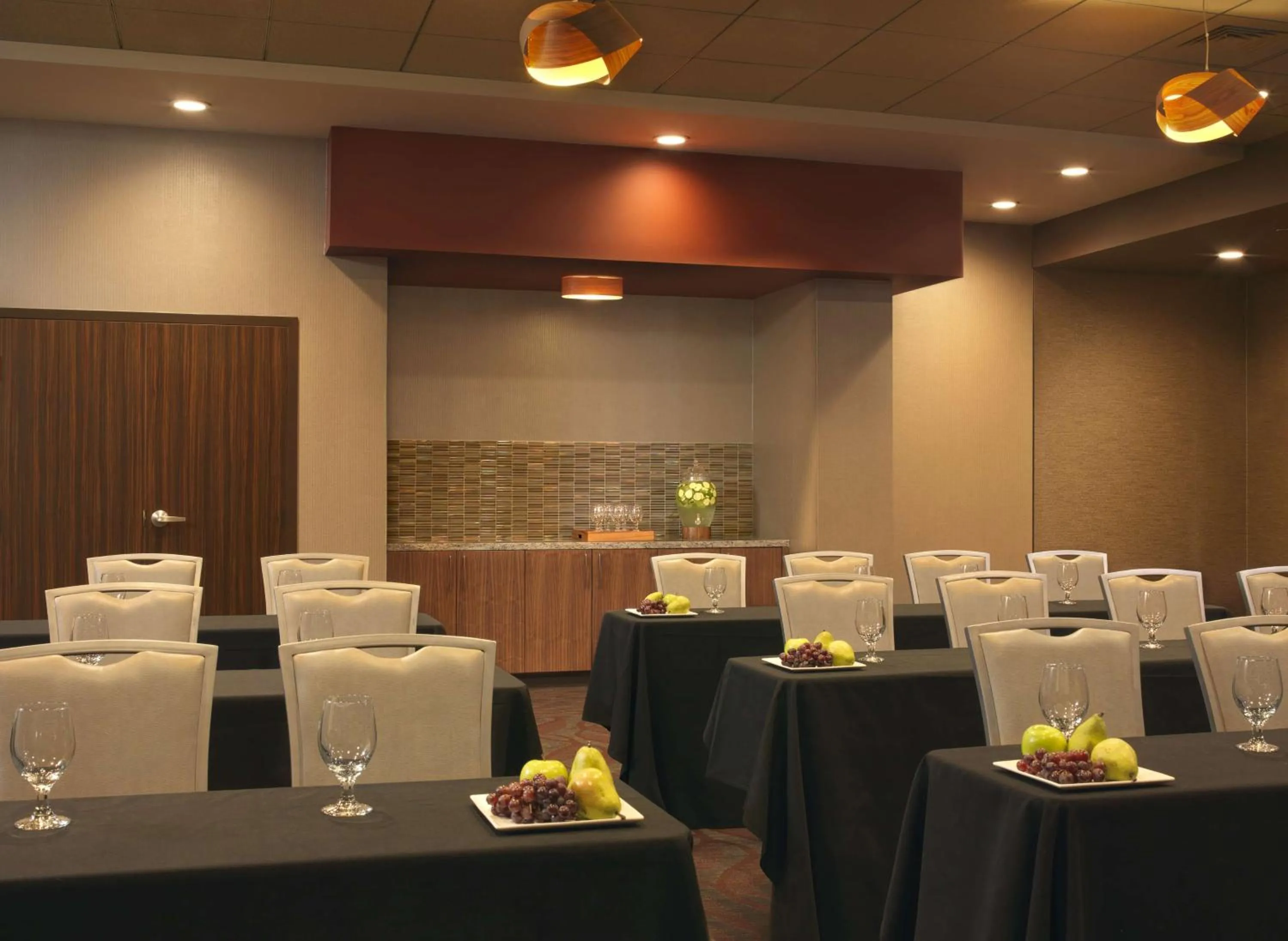 Meeting/conference room in The Broadway Columbia - a DoubleTree by Hilton Hotel
