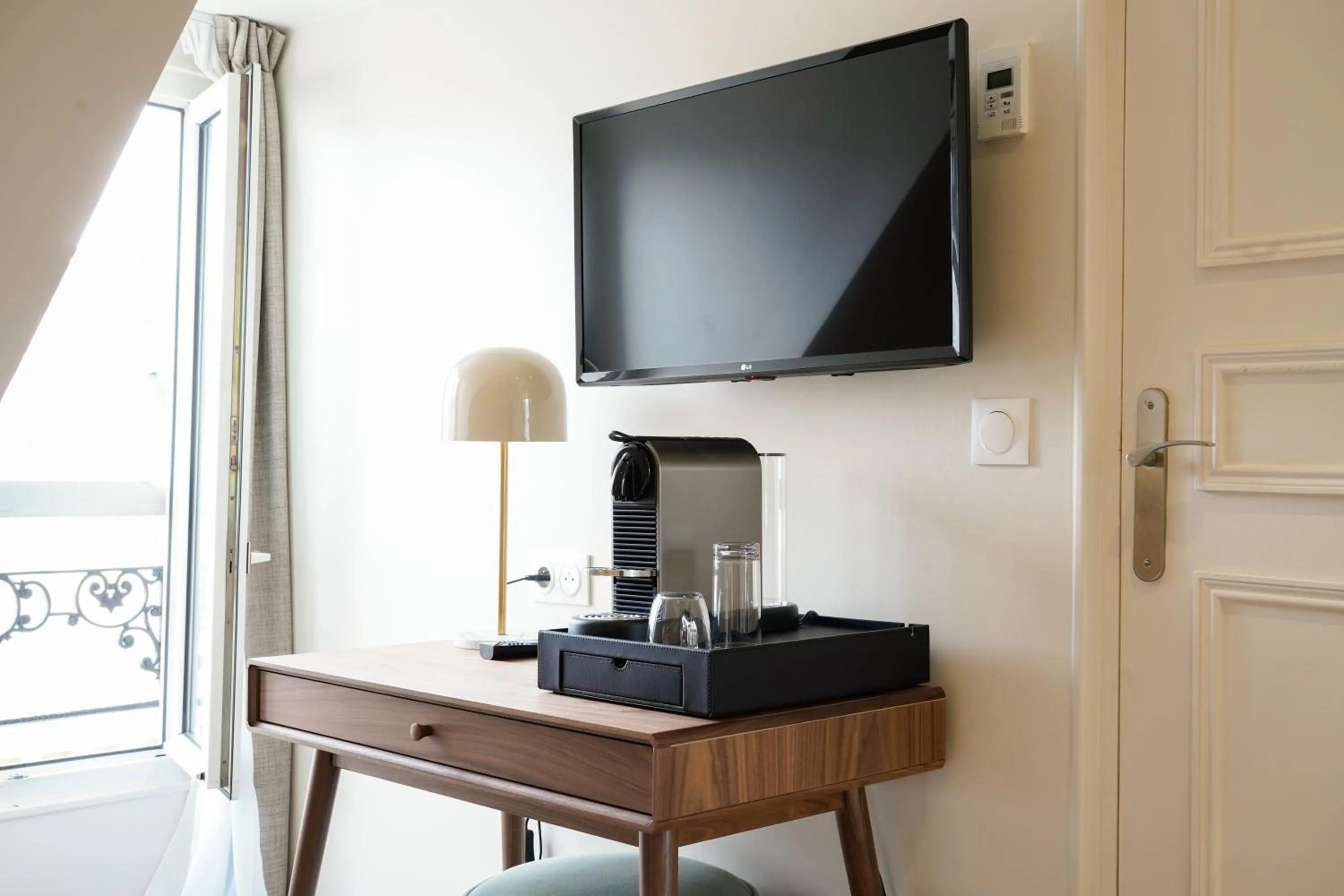Bedroom in Joli Môme