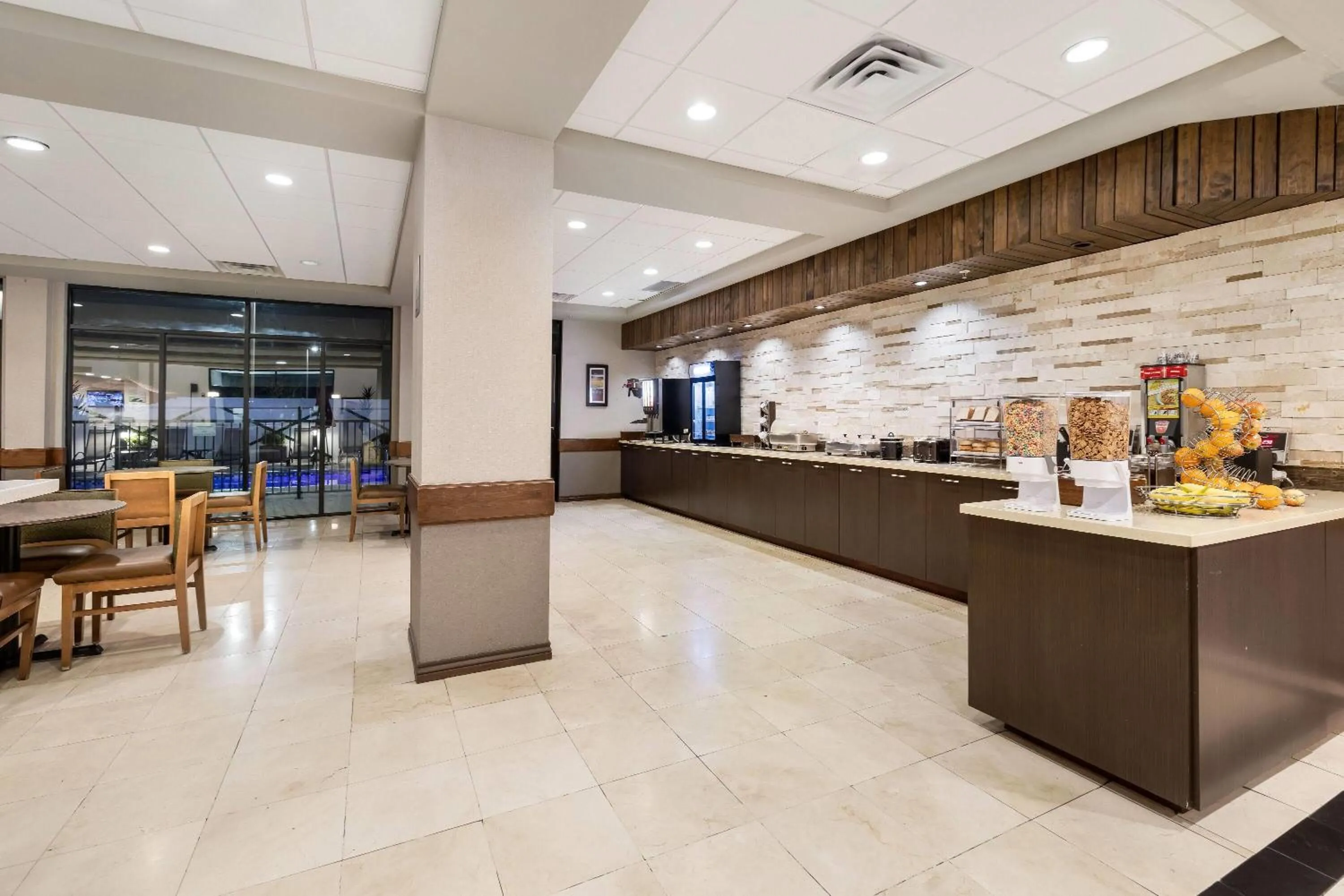 Restaurant/places to eat in Wingate by Wyndham and Williamson Conference Center