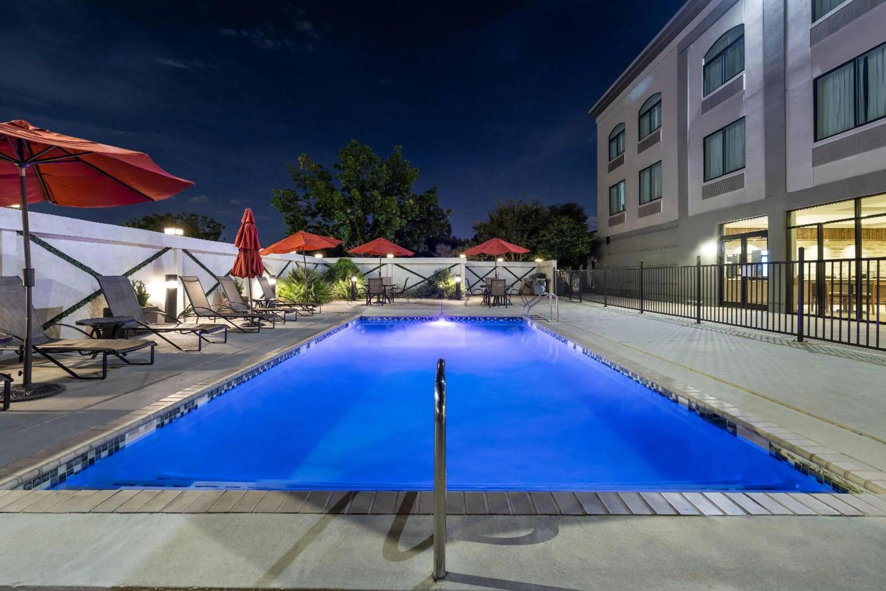 Swimming pool in Wingate by Wyndham and Williamson Conference Center