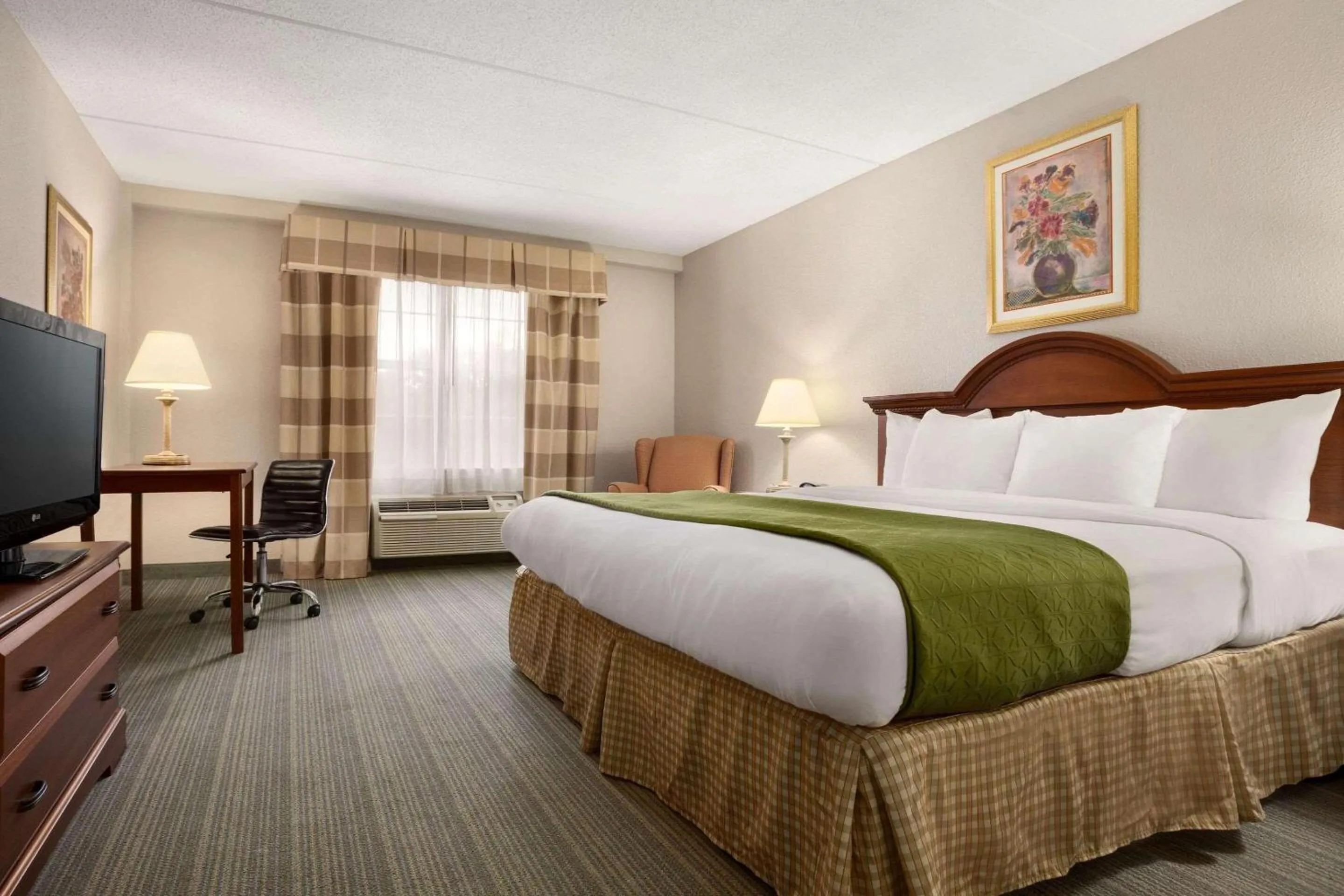Bedroom, Bed in Country Inn & Suites by Radisson, Charlotte University Place, NC