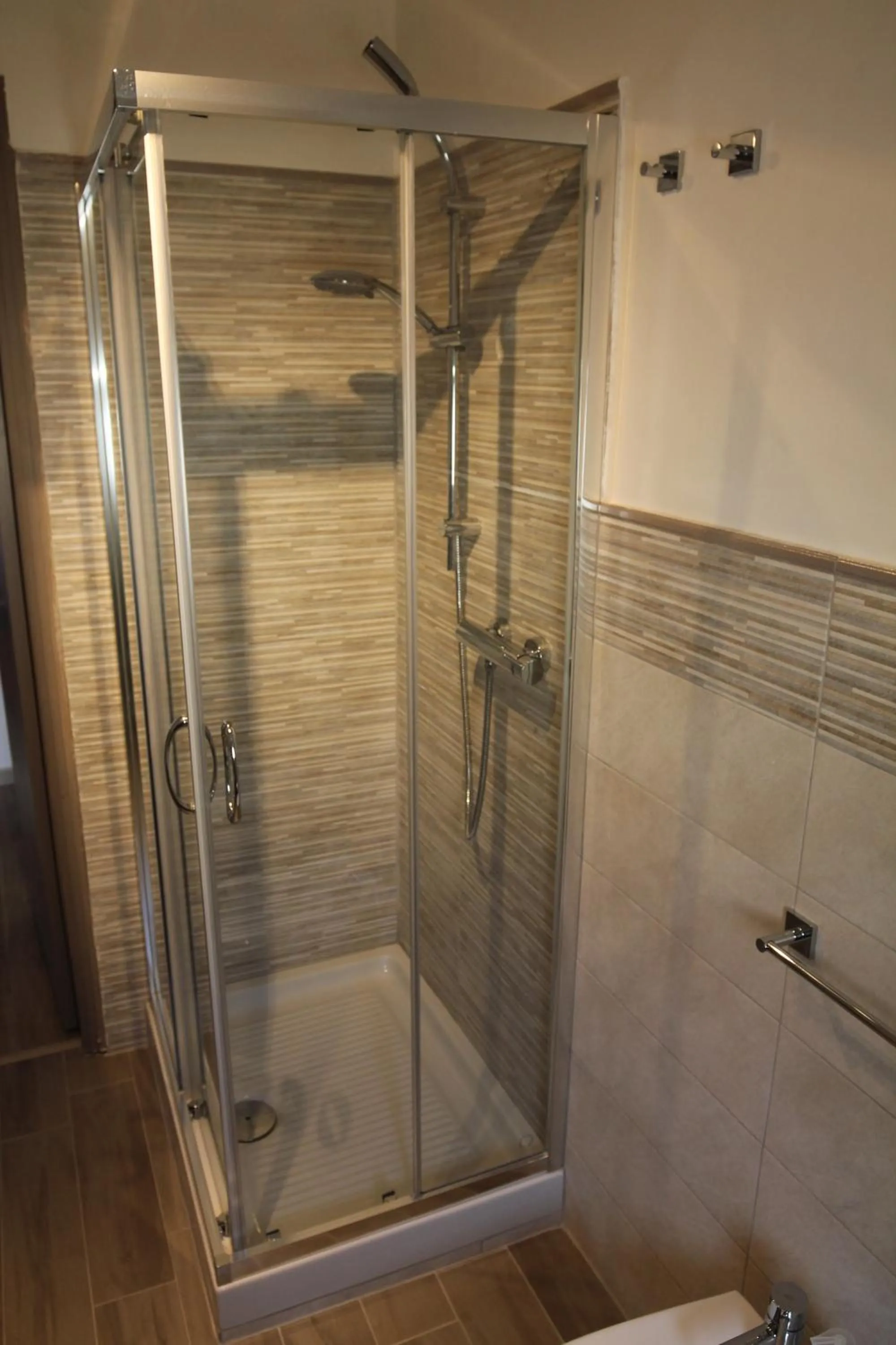 Shower in B&B Torre Castellina
