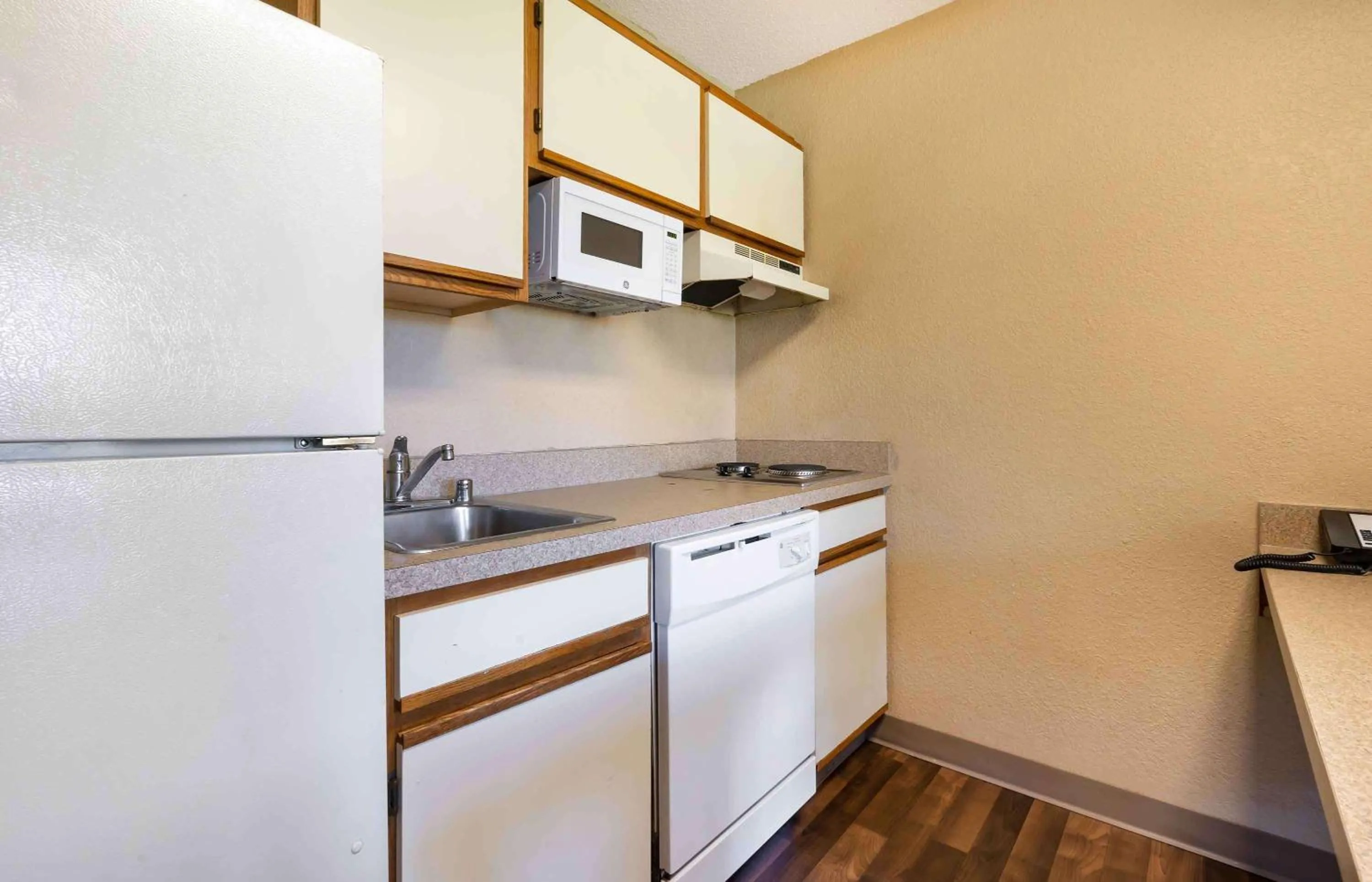 Kitchen or kitchenette in Extended Stay America Suites - Louisville - Alliant Avenue