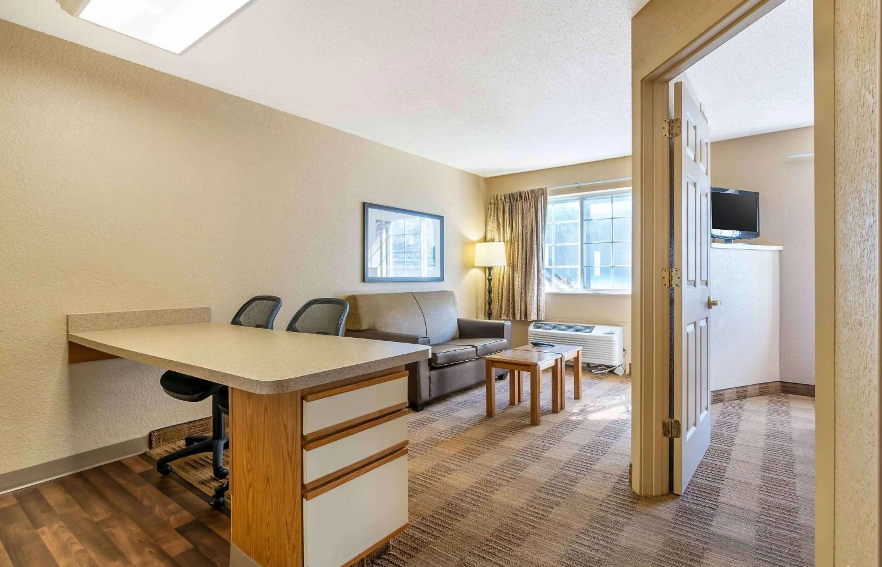 Bedroom in Extended Stay America Suites - Louisville - Alliant Avenue