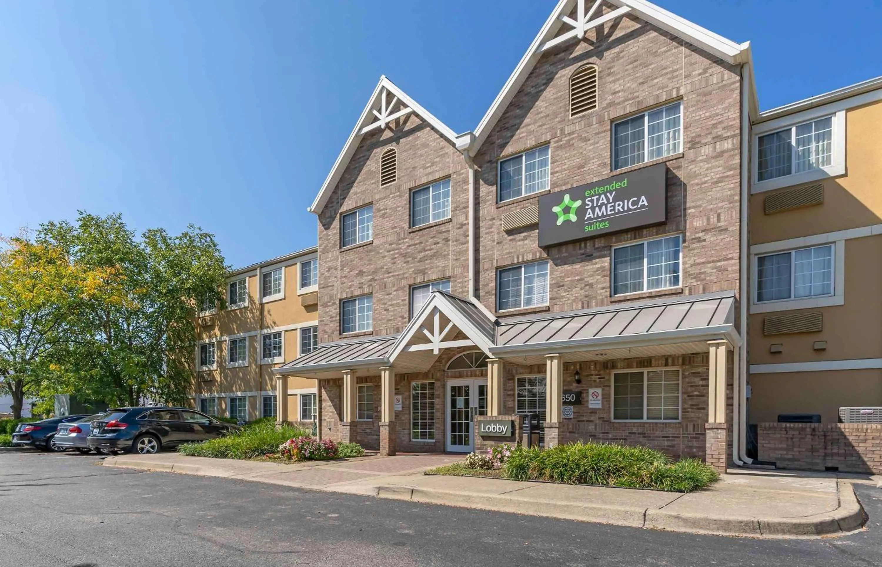 Property building in Extended Stay America Suites - Louisville - Alliant Avenue
