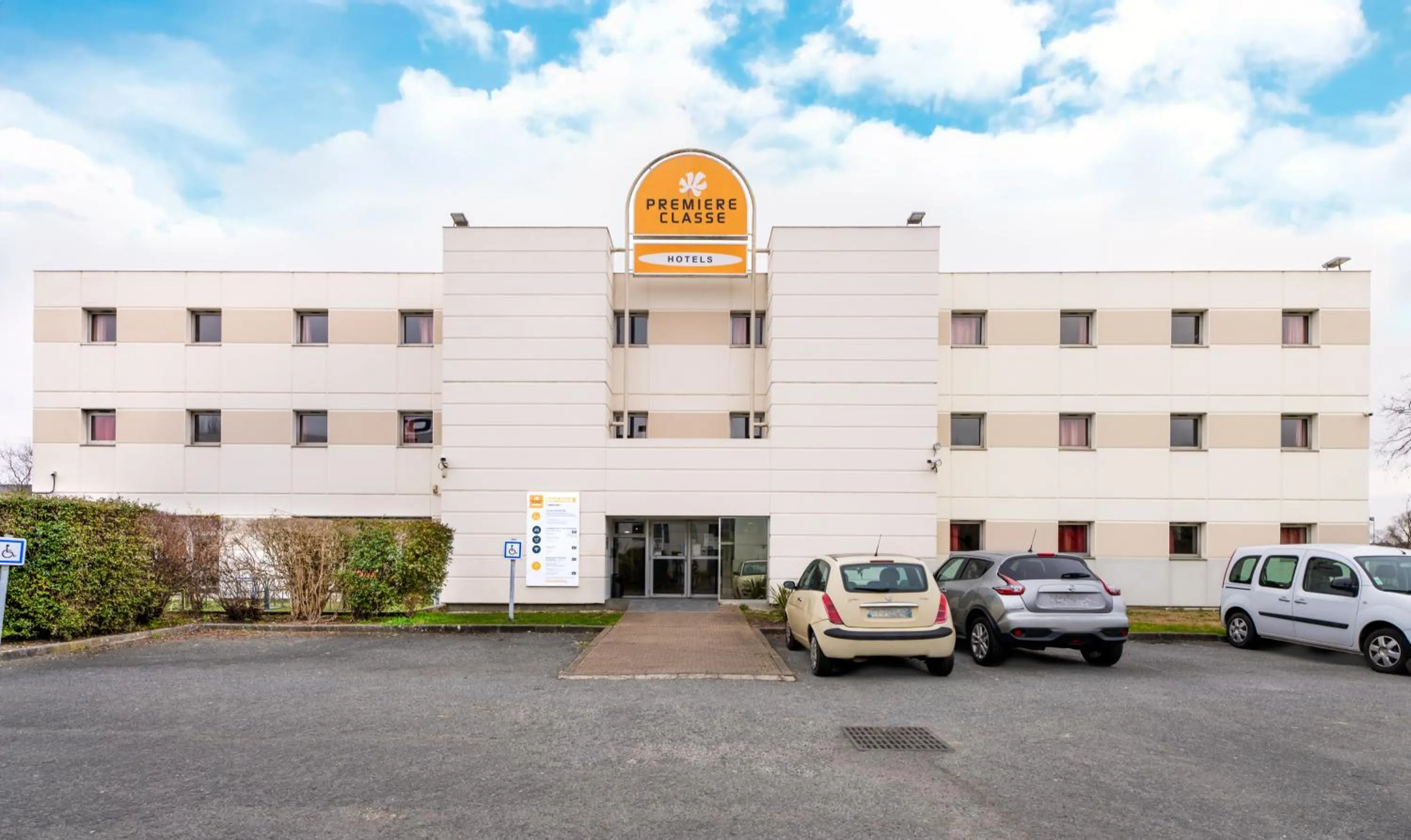 Property building in Premiere Classe Bordeaux Nord - Lac