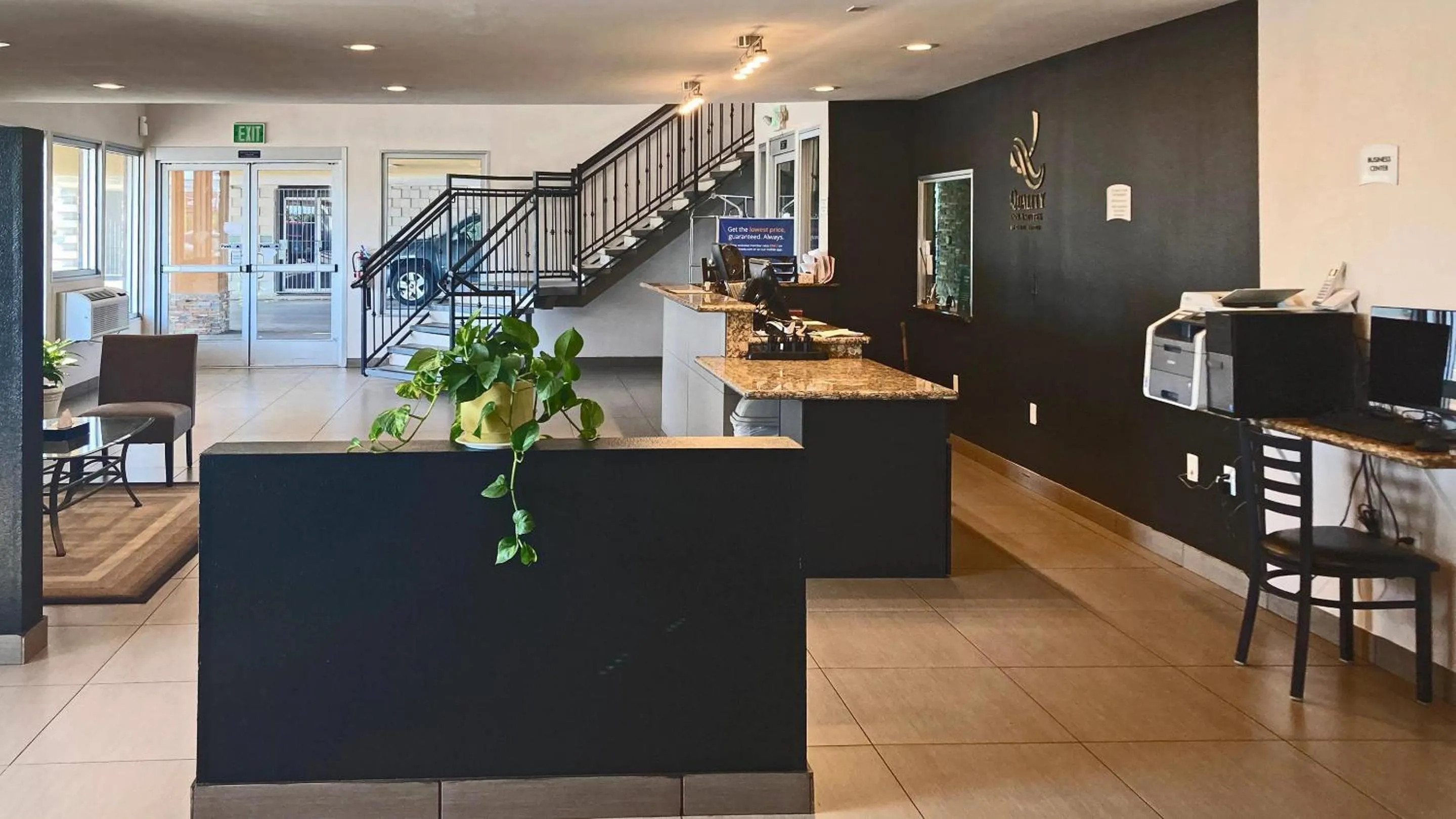 Lobby or reception in Quality Inn & Suites near Downtown Bakersfield