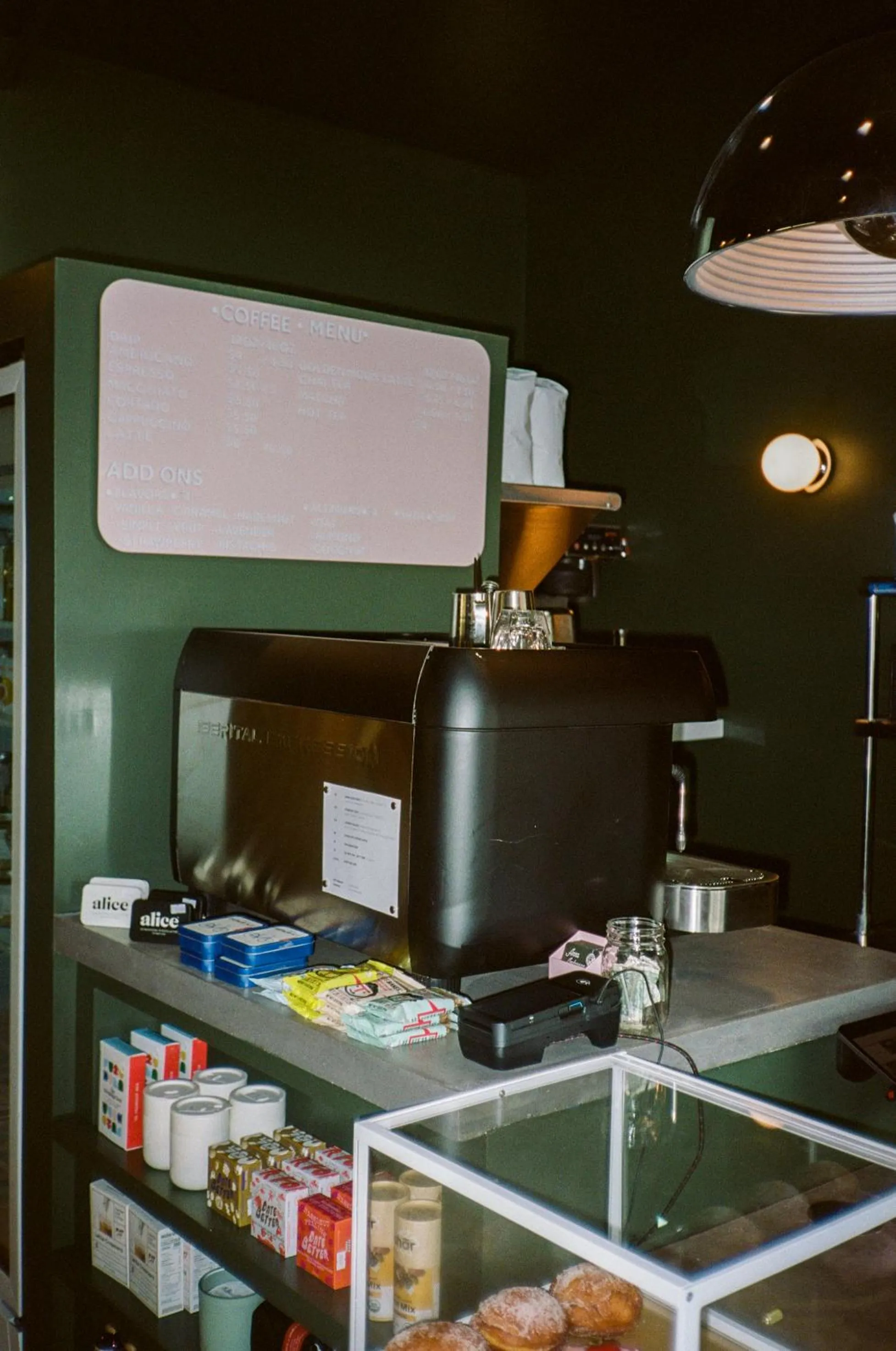 Coffee/tea facilities in Mellow Moon Lodge