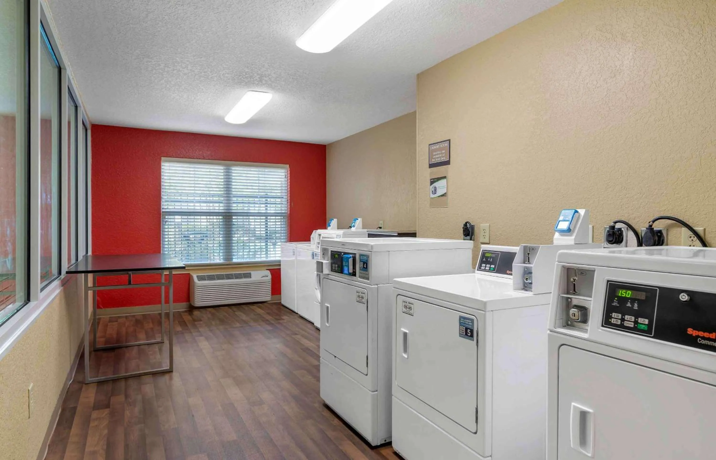 Property building in Extended Stay America - Atlanta - Marietta - Interstate N. Pkwy