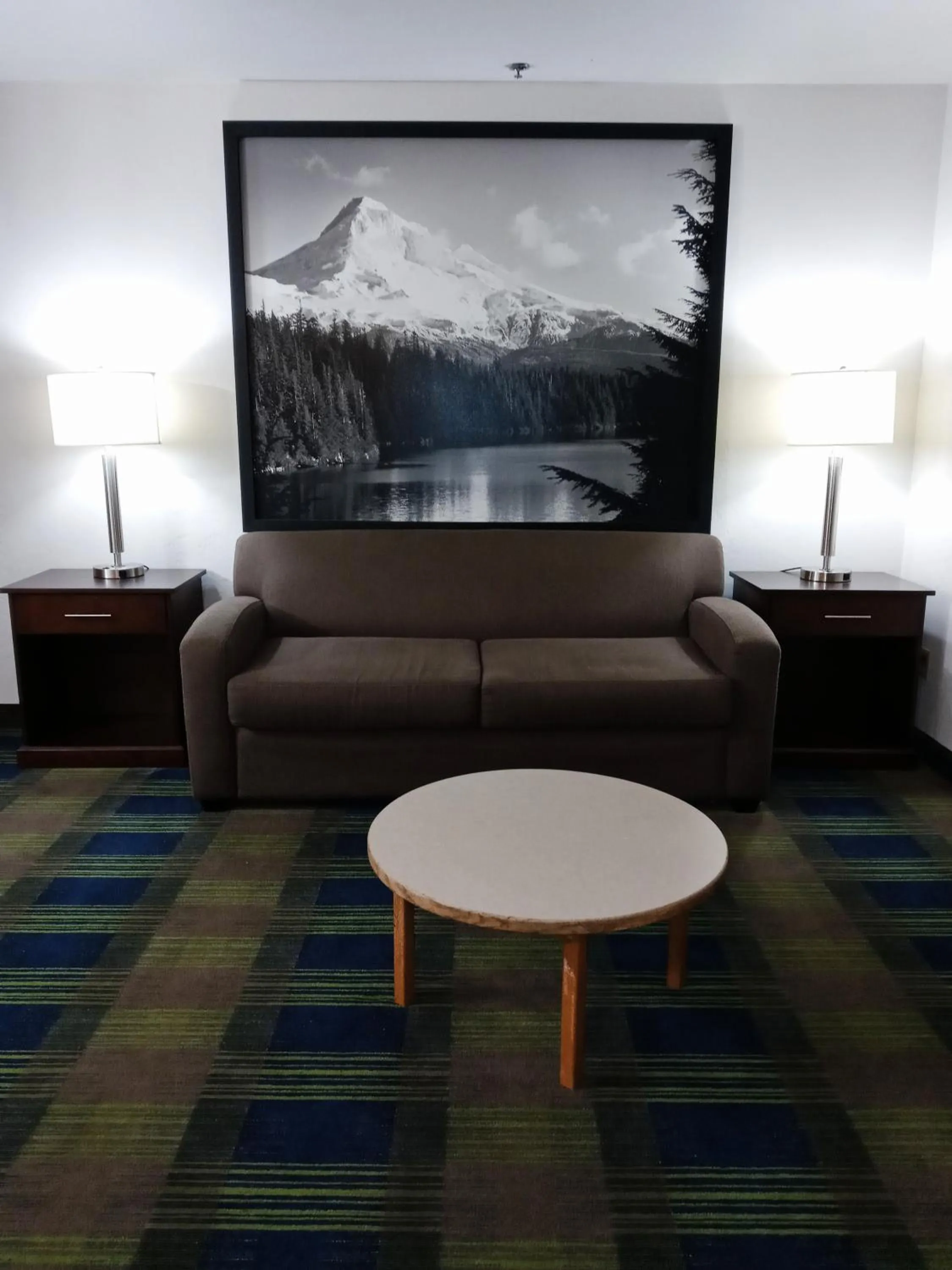 Living room in Super 8 by Wyndham Walla Walla