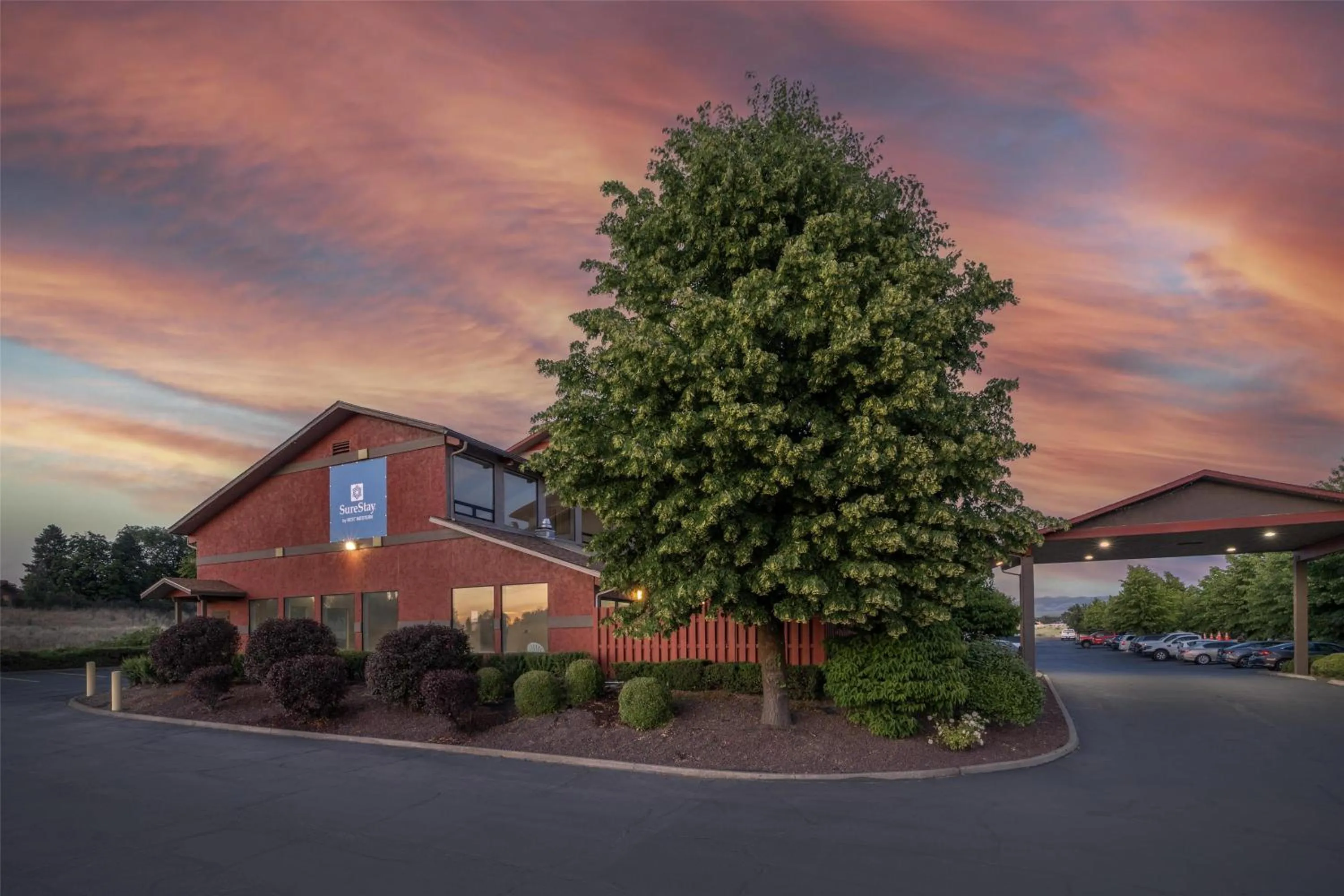 Property building in SureStay by Best Western Walla Walla