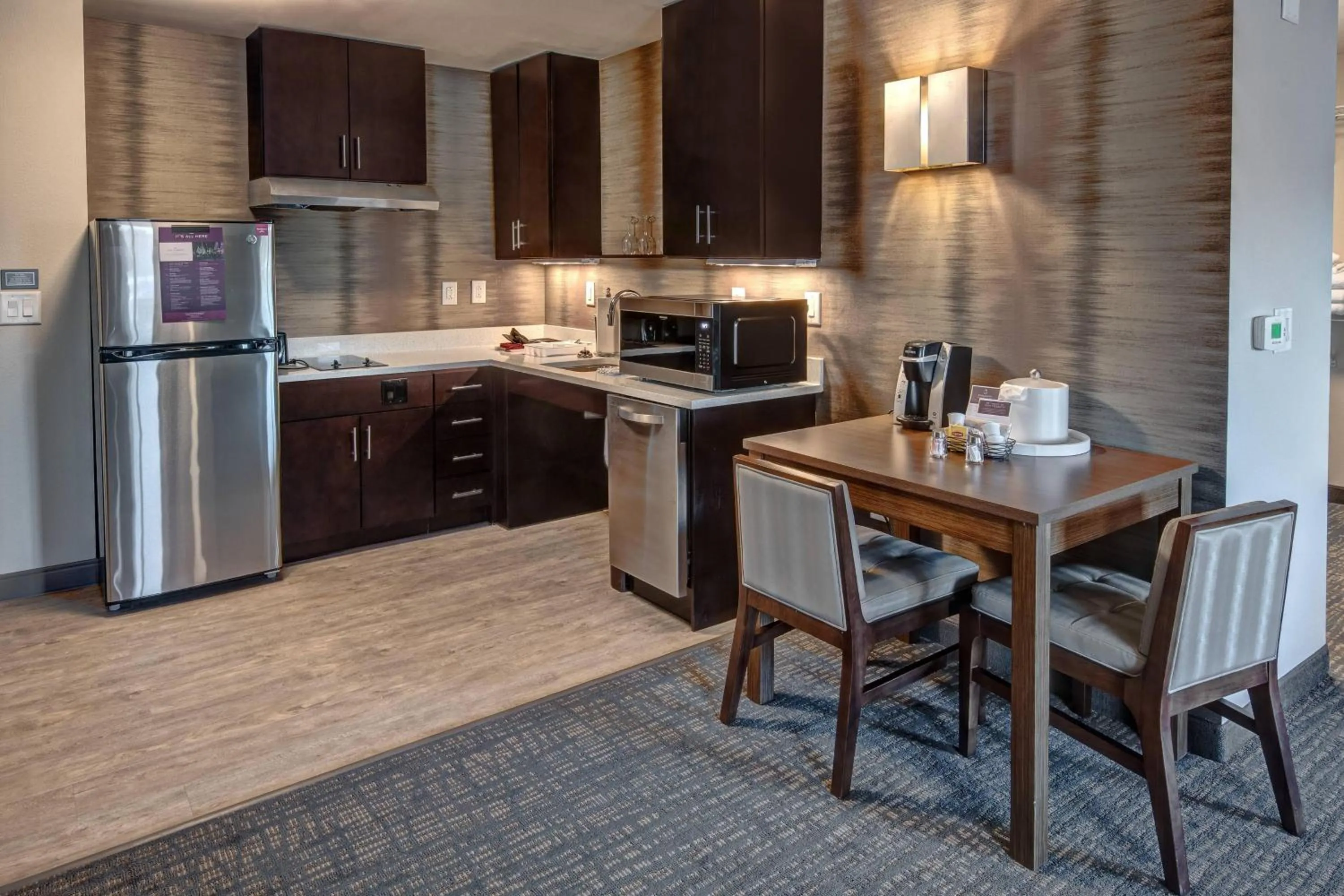 Kitchen or kitchenette in Residence Inn by Marriott Nashville at Opryland
