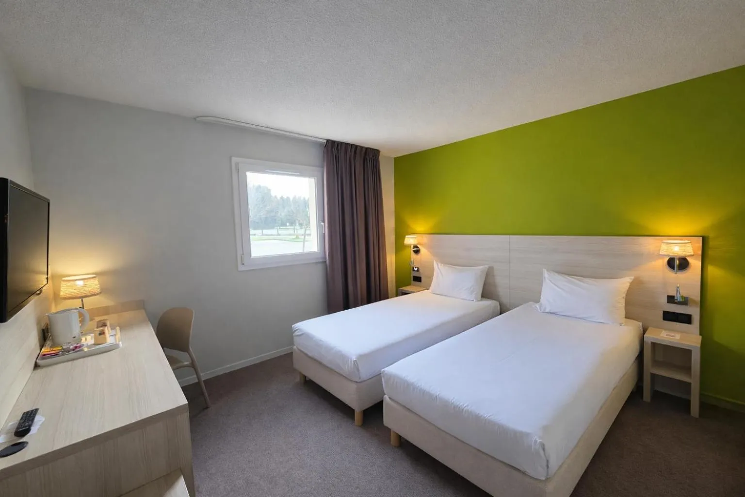 Bedroom, Bed in The Originals City, Hôtel Les Bruyères, Dax Nord