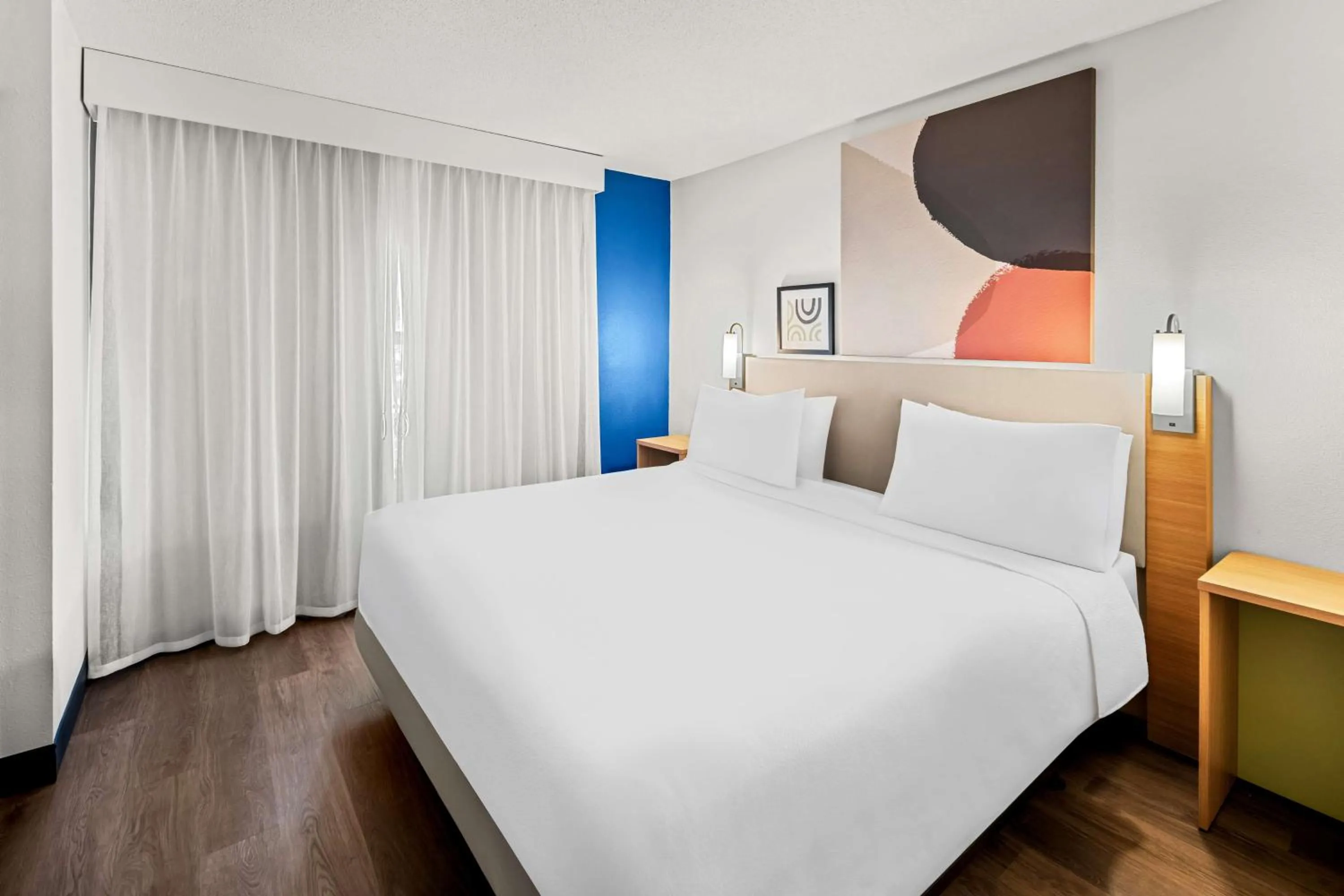 Bed in Country Inn & Suites by Radisson, Potomac Mills Woodbridge, VA