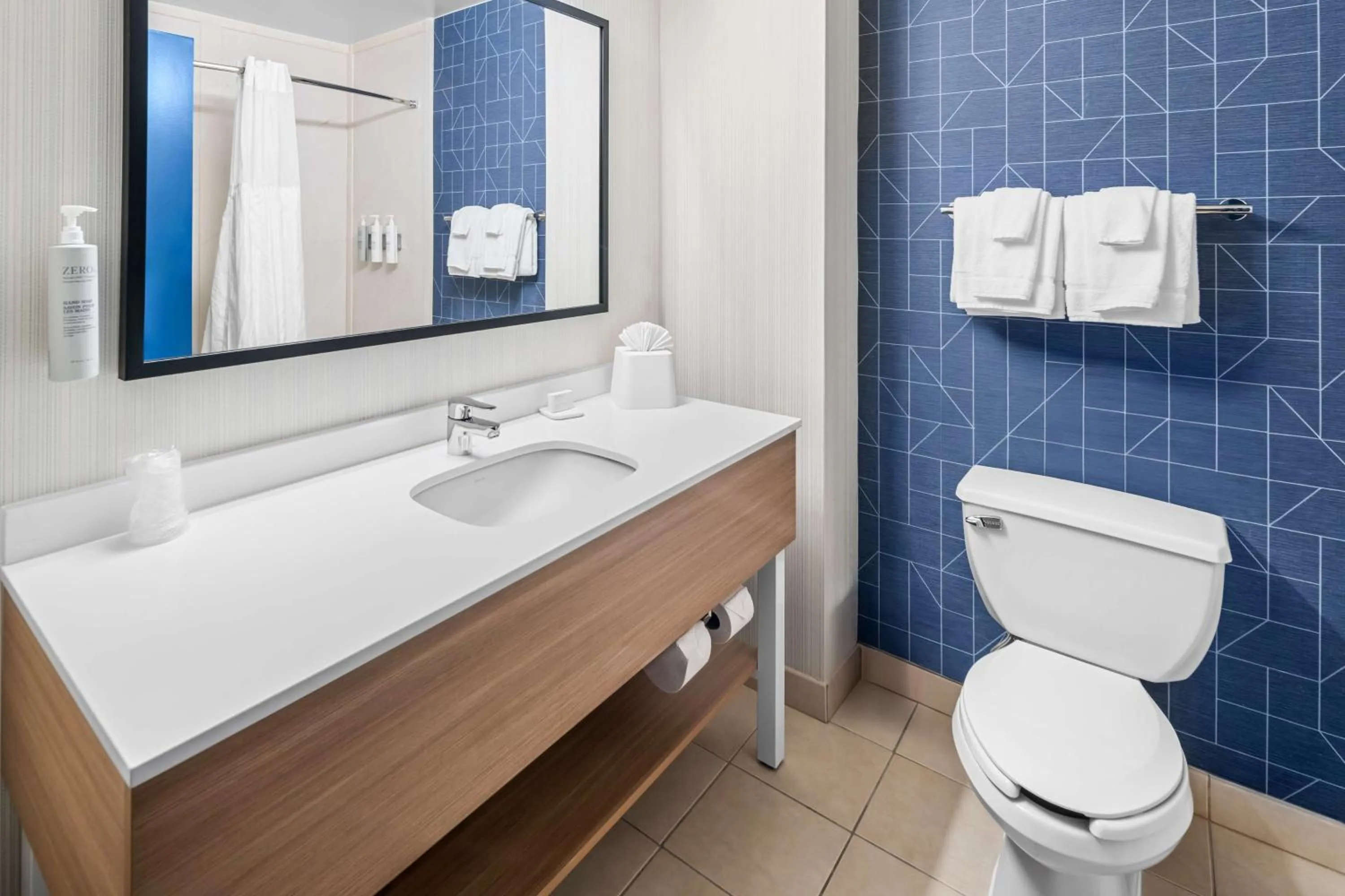 Bathroom in Country Inn & Suites by Radisson, Potomac Mills Woodbridge, VA