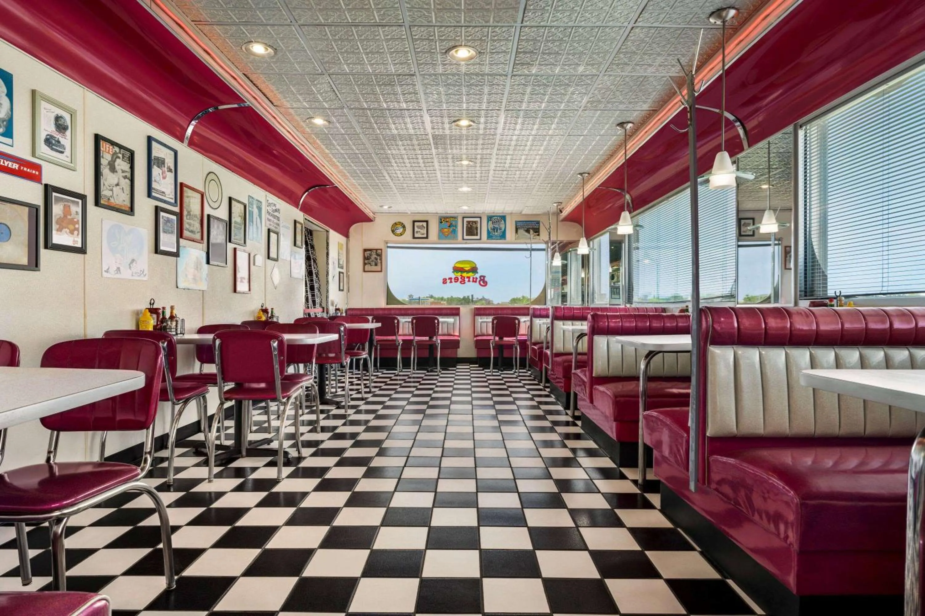 Restaurant/places to eat in Baymont by Wyndham Fremont