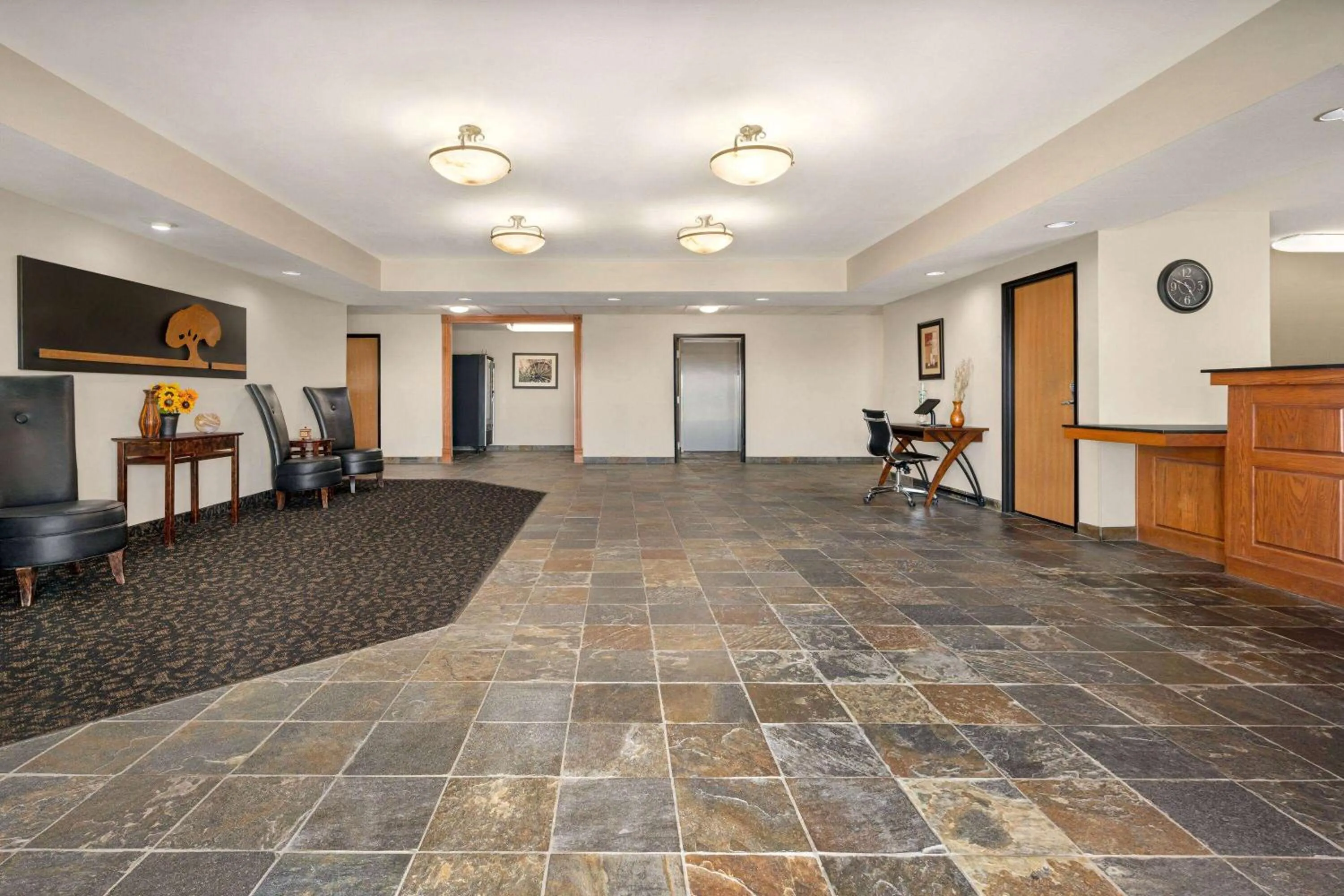 Lobby or reception in Baymont by Wyndham Fremont
