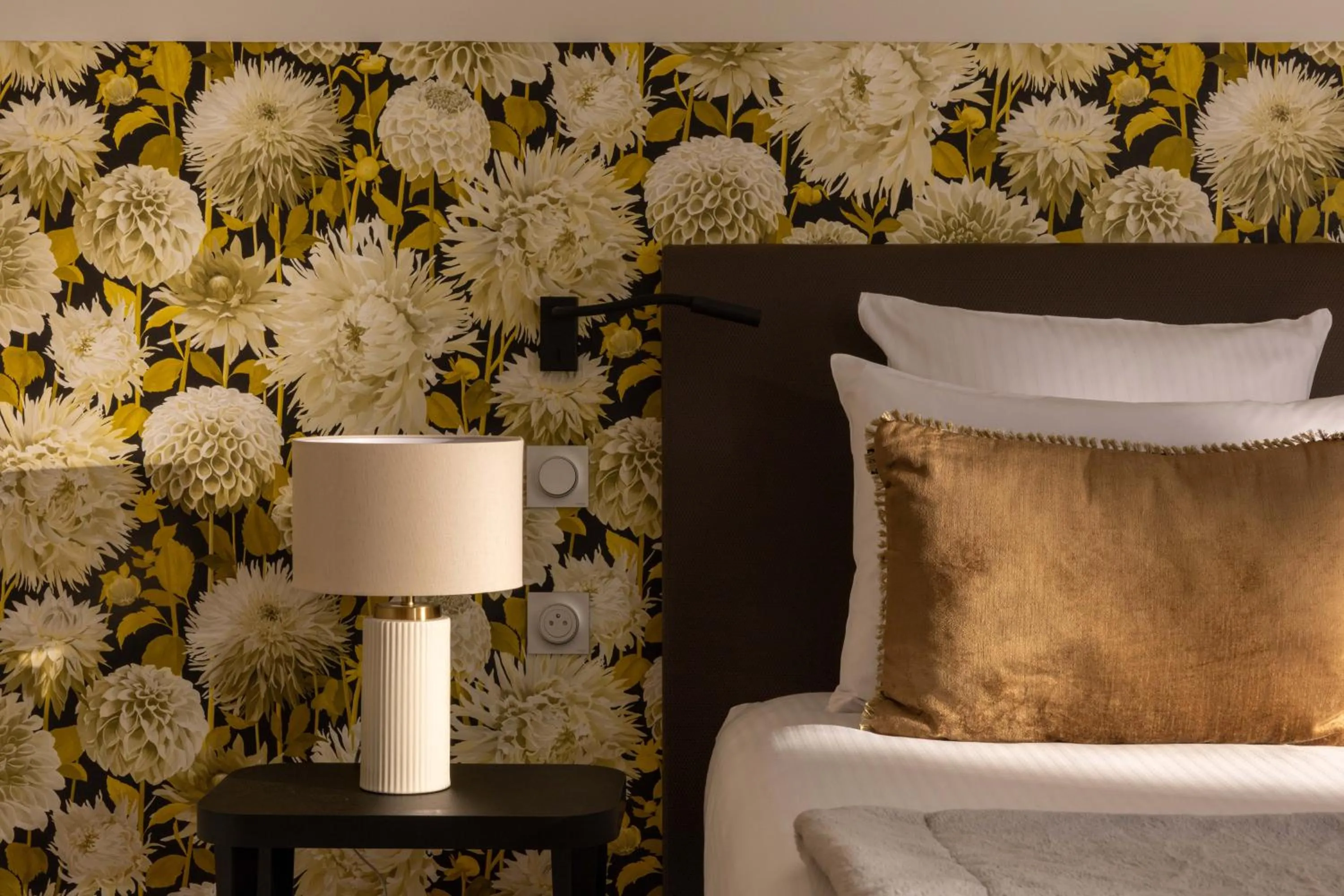 Decorative detail, Bed in Château Saint Gilles - Bayeux