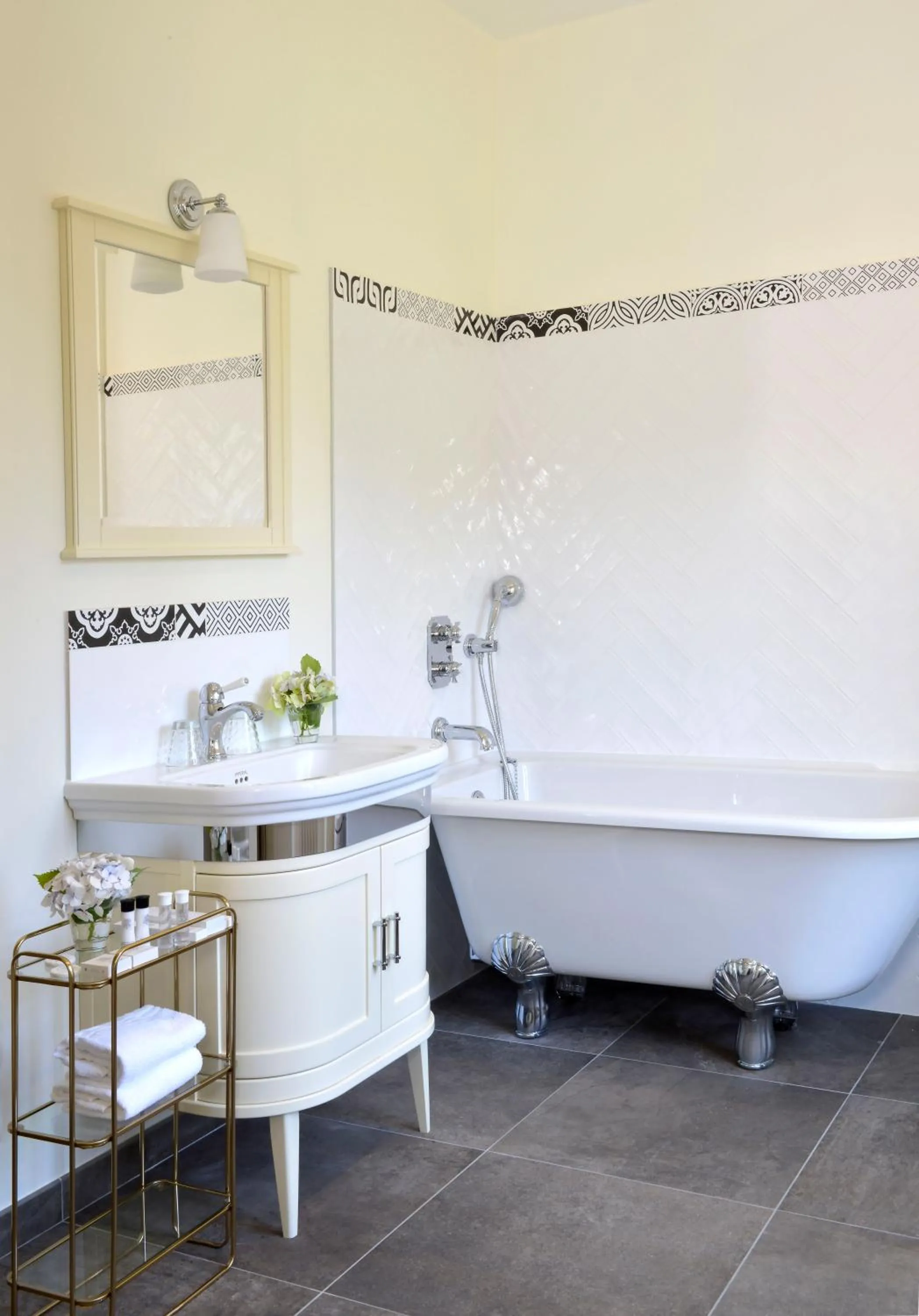 Bathroom in Château Saint Gilles - Bayeux