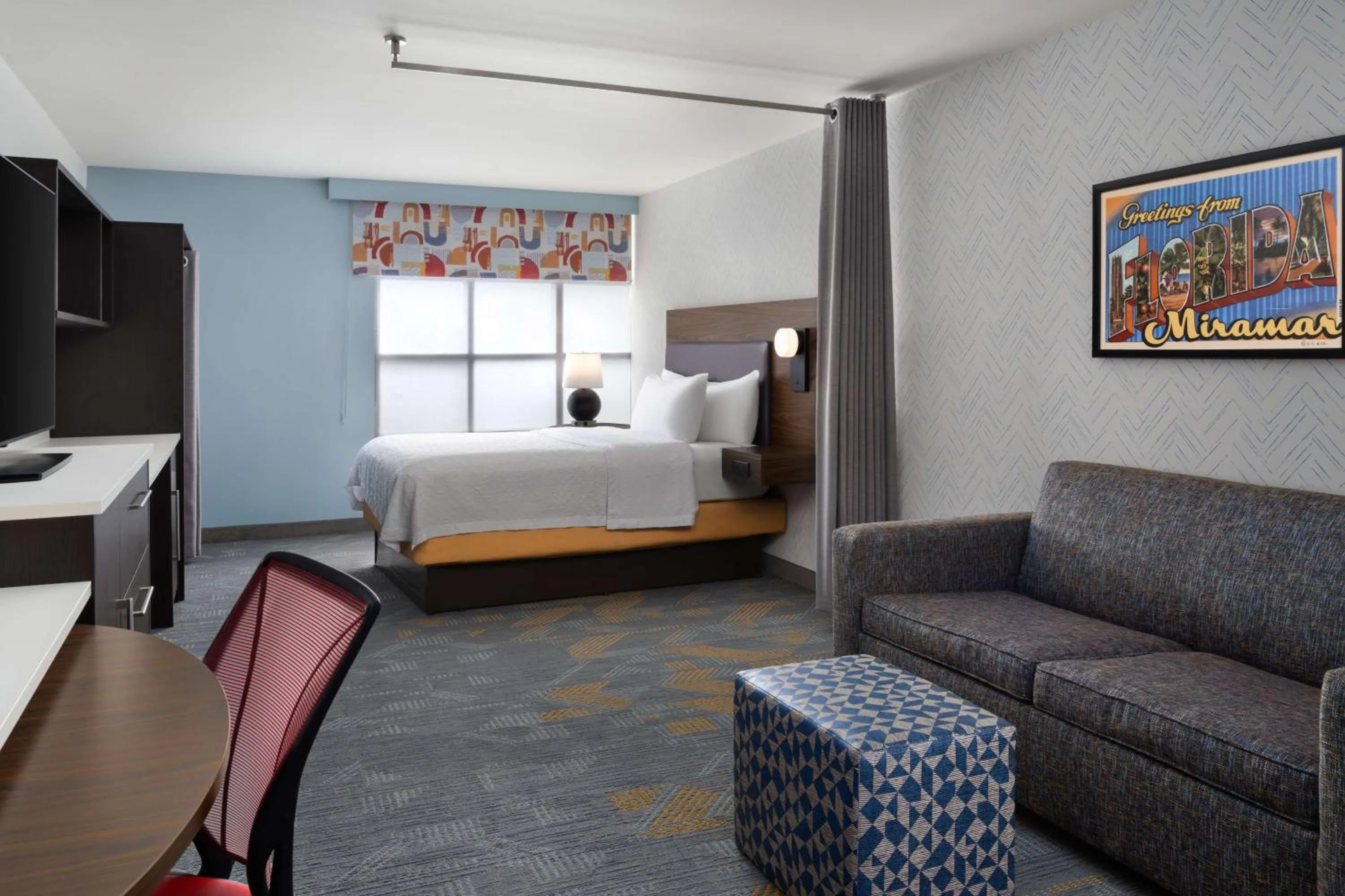 Living room, Bed in Home2 Suites by Hilton Miramar Ft. Lauderdale