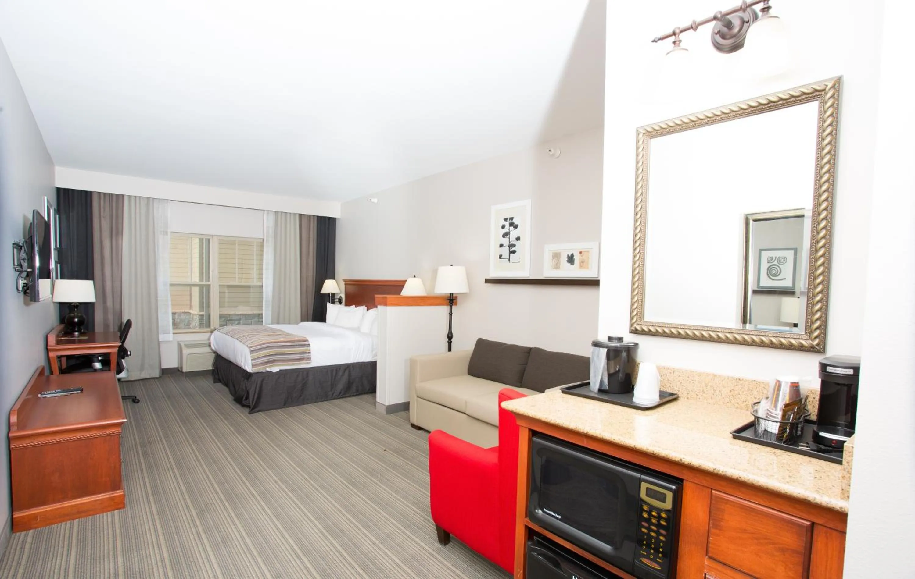 Bed in Country Inn & Suites by Radisson, Grand Forks, ND