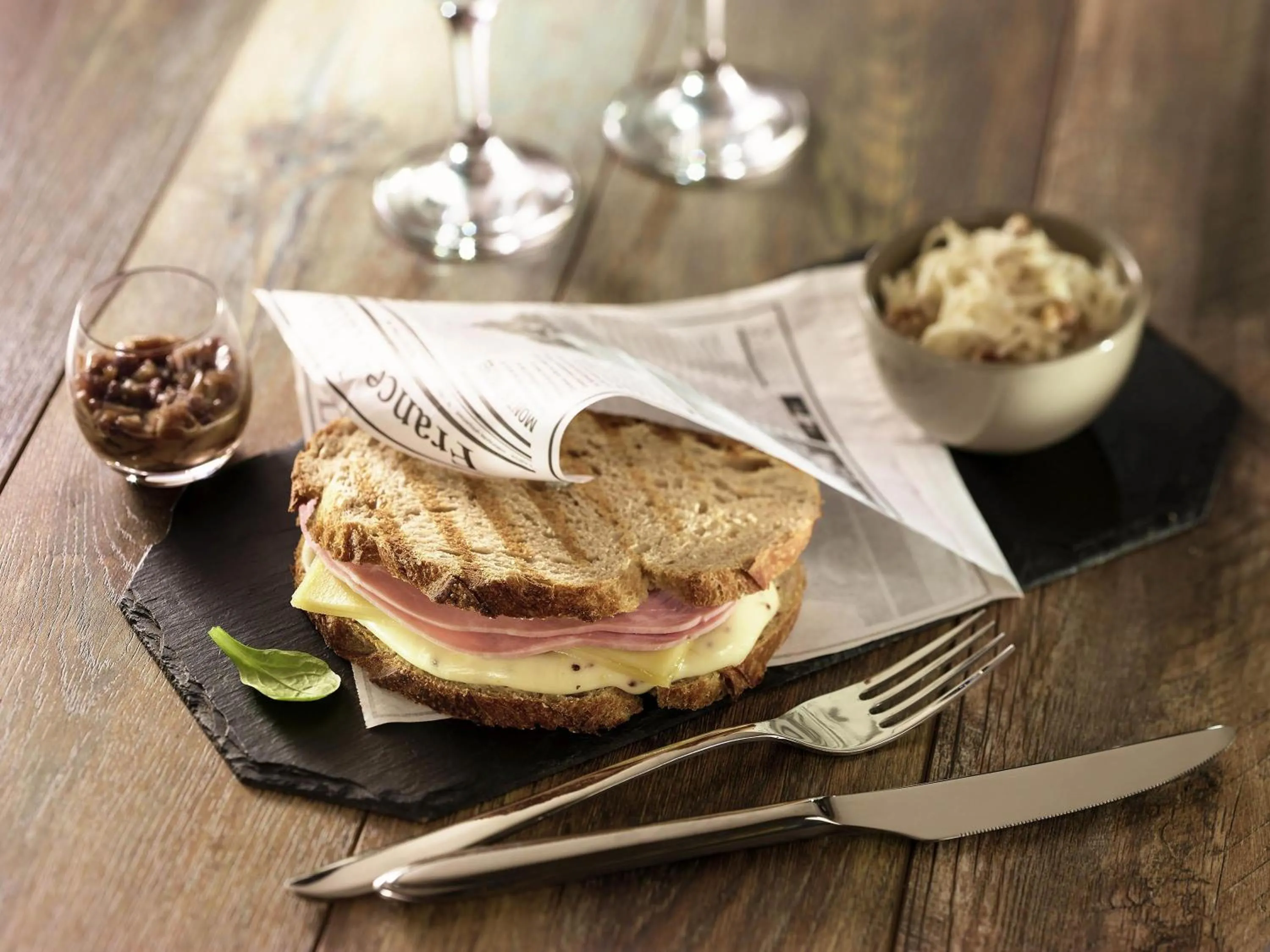 Lounge or bar in ibis Bordeaux Saint Emilion